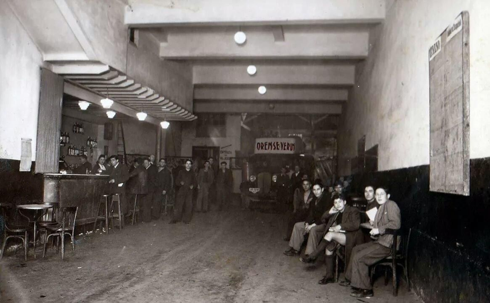 Antiguo Bar Tunel en Galerías Centrales, la barra estaba aproximadamente donde hoy están as escaleras que salen a Concordia