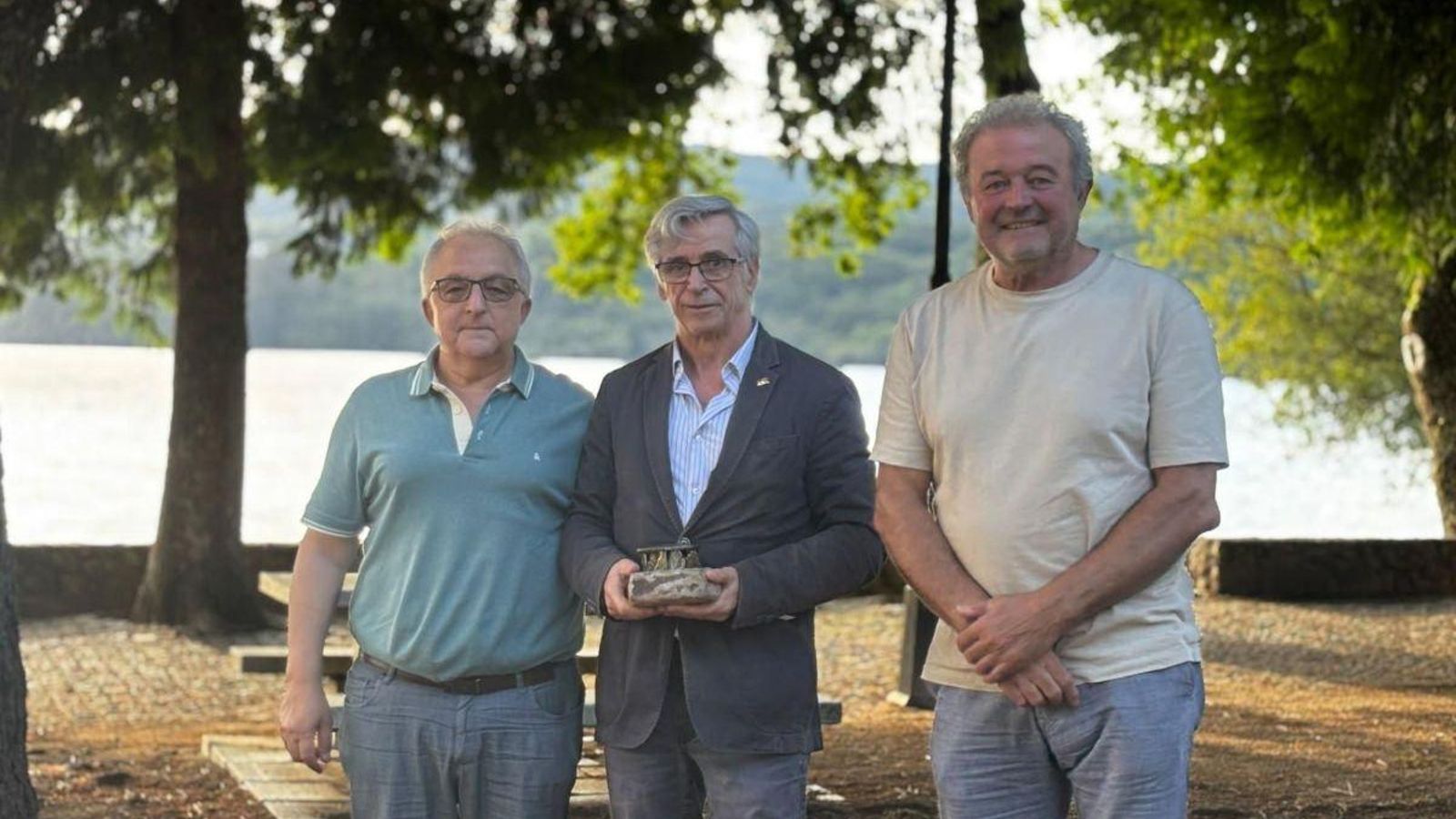 Con Plácido Álvarez y Lino Perdiz en el homenaje en Muíños.