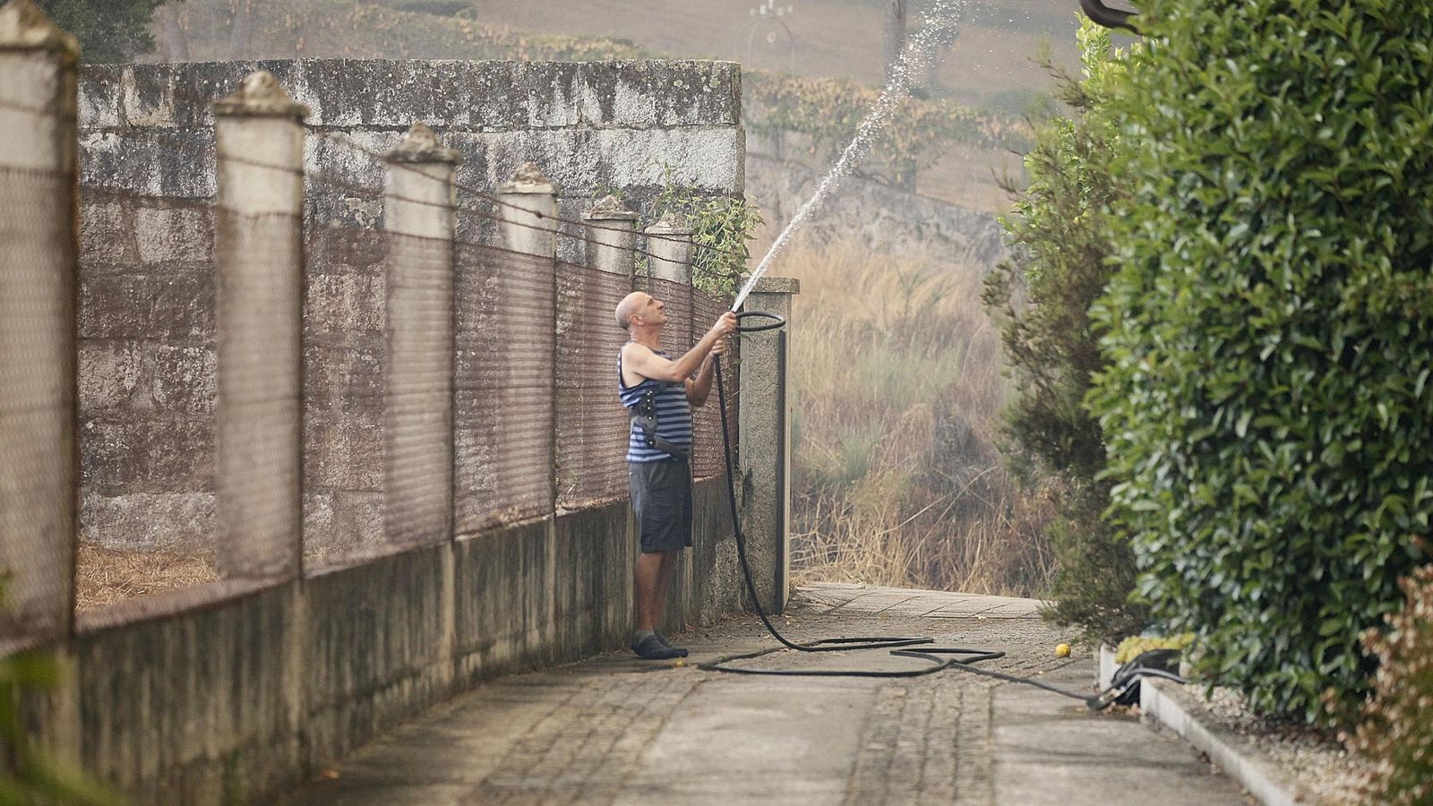 Galería | El fuego rodea Ourense