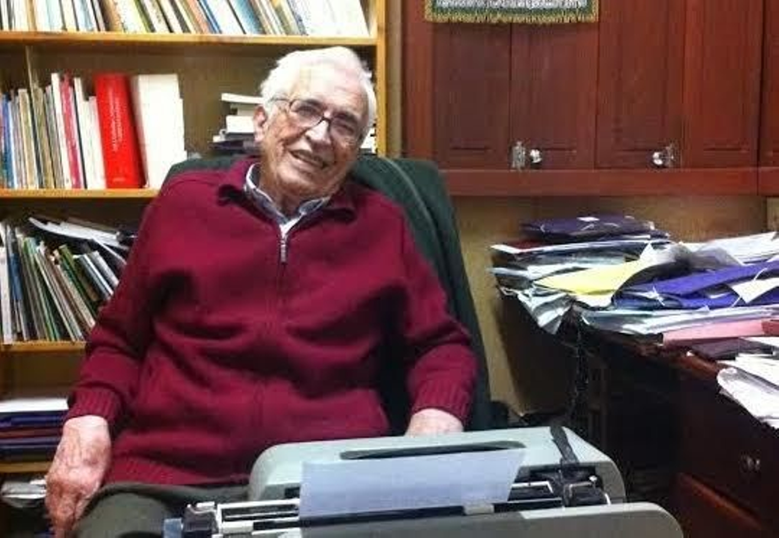 Xosé Neira Vilas, no seu despacho de Gres.