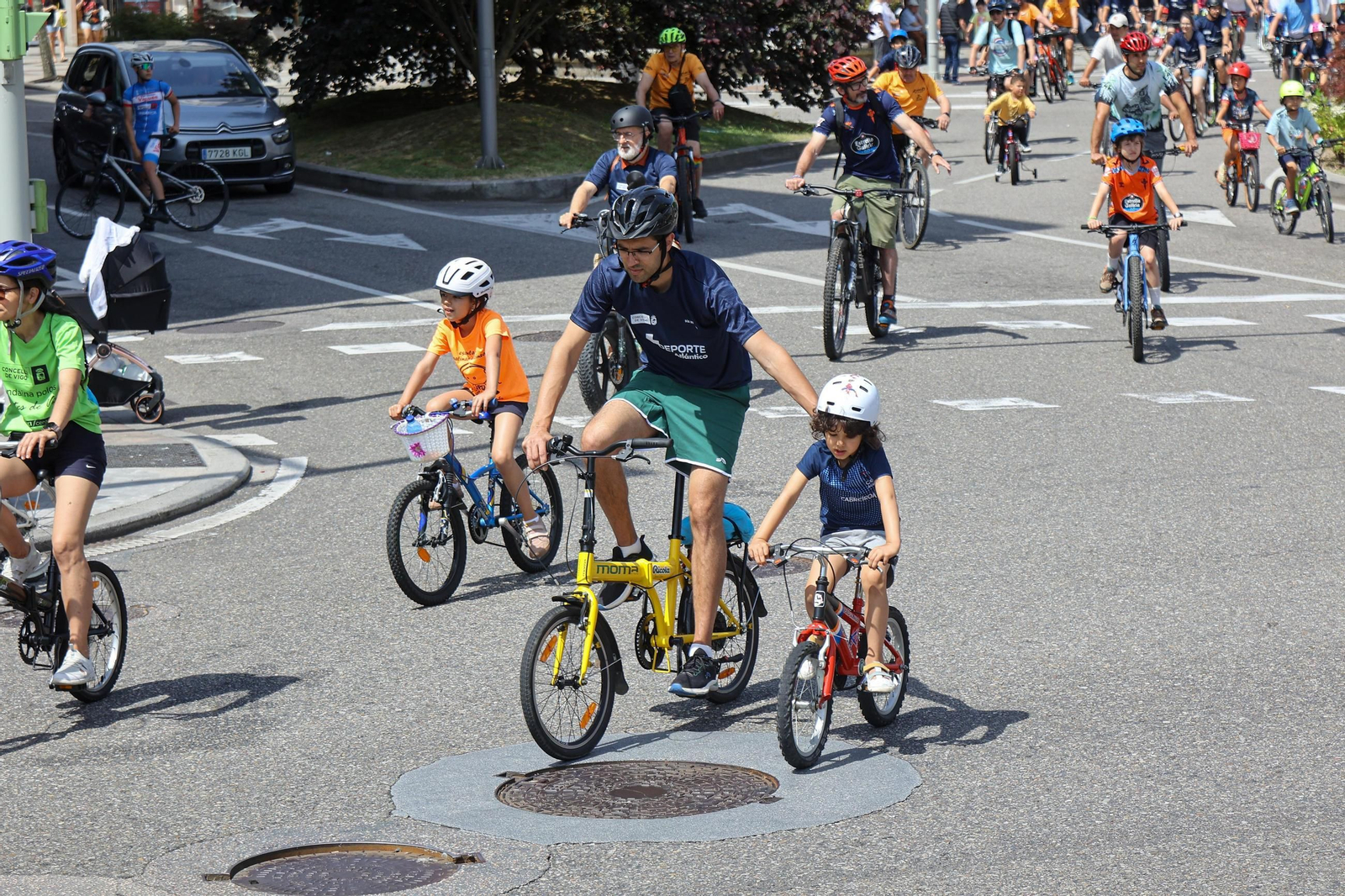 Galería | El ciclismo toma Vigo con la primera edición del Día de la Bici de Atlántico