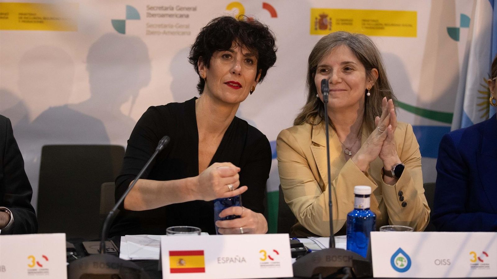 Elma Saiz y Pilar Cancela durante la inauguración del Foro
