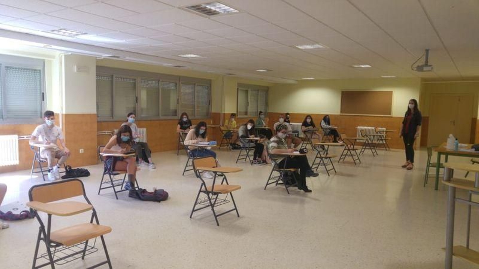 El alumnado de segundo de Bachillerato del Cidade de Antioquía este martes.