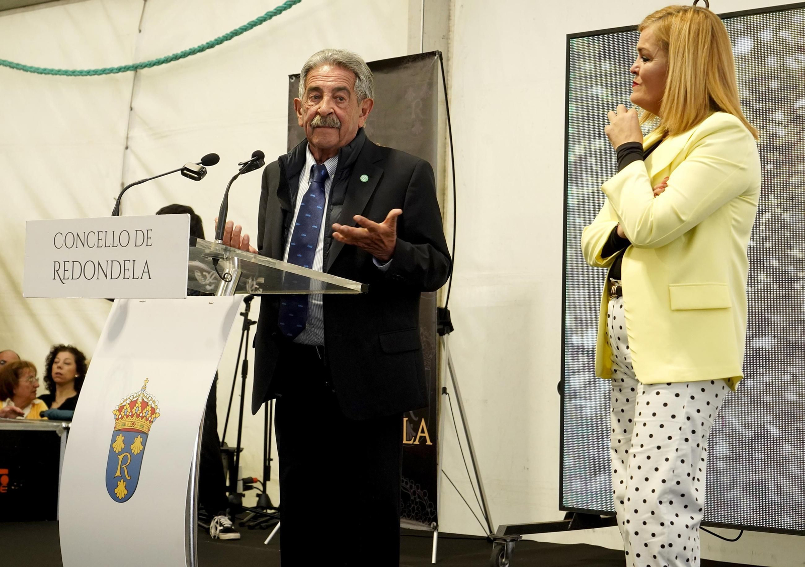 Galería | Un domingo en Redondela entre choco y Revilla