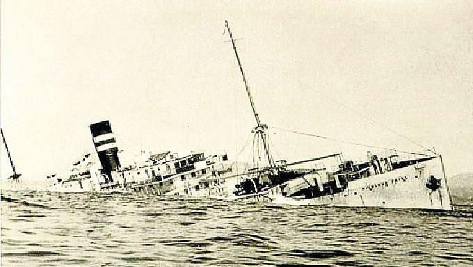 Highland Pride medio hundido en Vigo