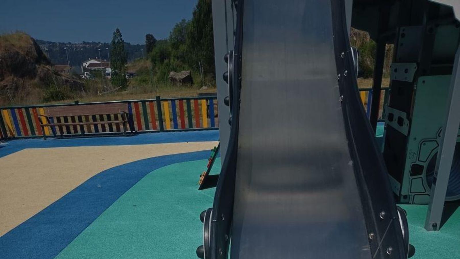 Tobogán en mal estado.