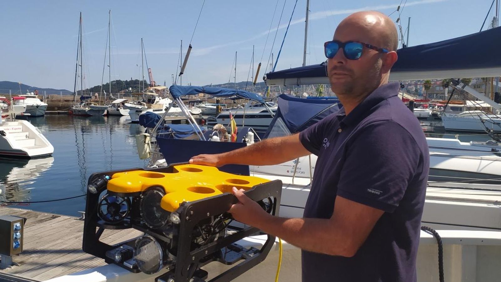 ROV, el vehículo submarino con cámara que sostiene Ismael