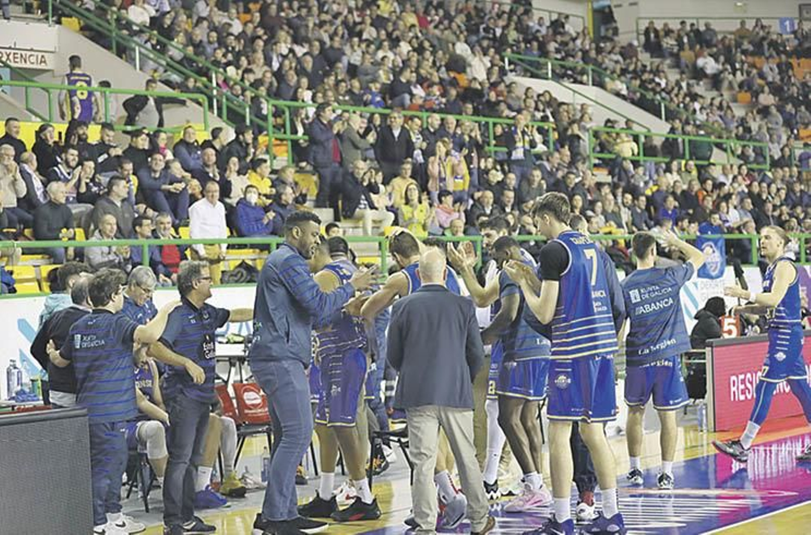 Banquillo del COB en el partido de la pasada jornada ante el Iraurgi.
