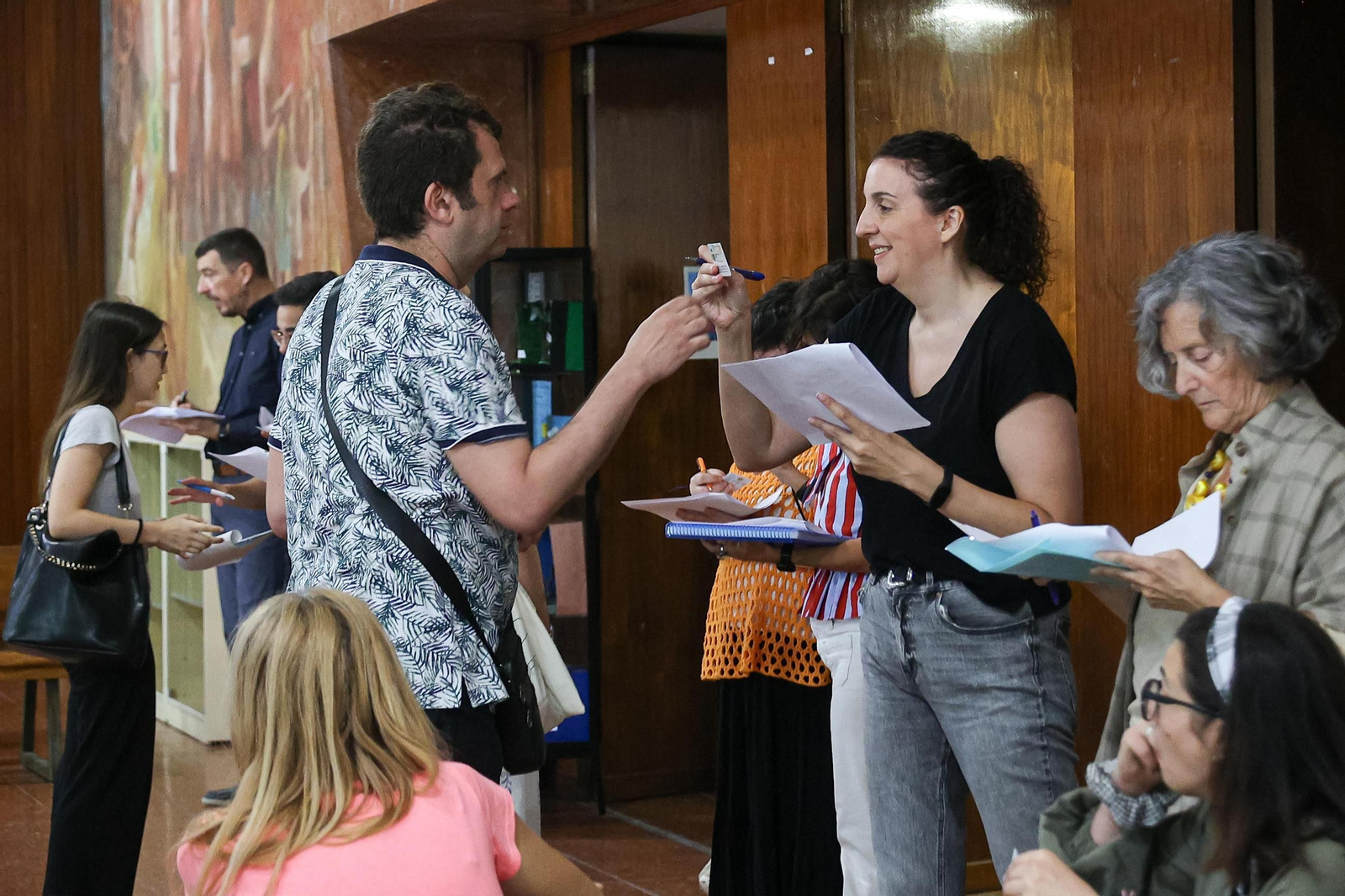 Galería | Más de 2.000 personas buscan plaza en las oposiciones de Educación en Vigo