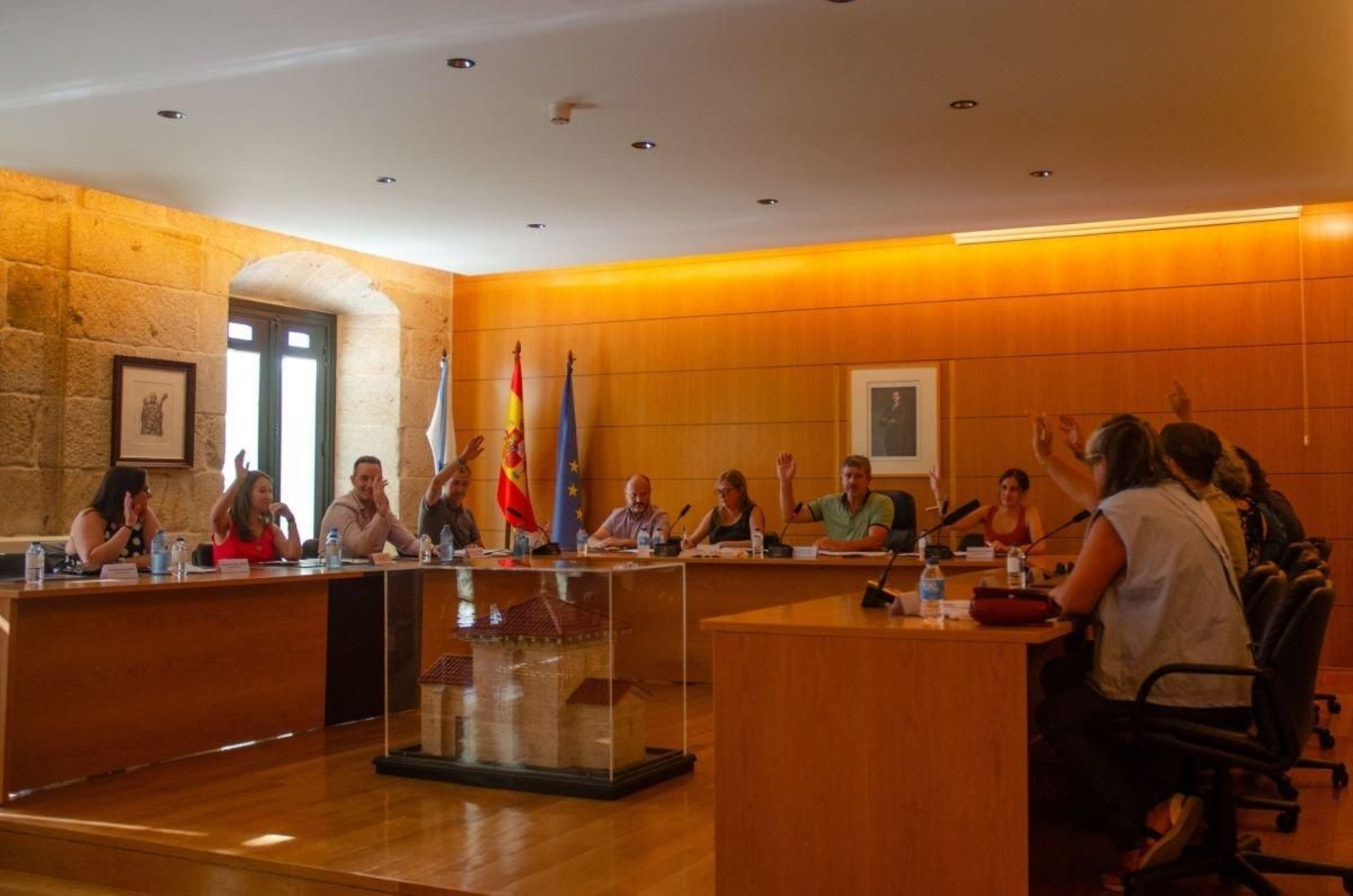 El pleno de la Corporación, presidida por Antonio Puga, durante una votación.