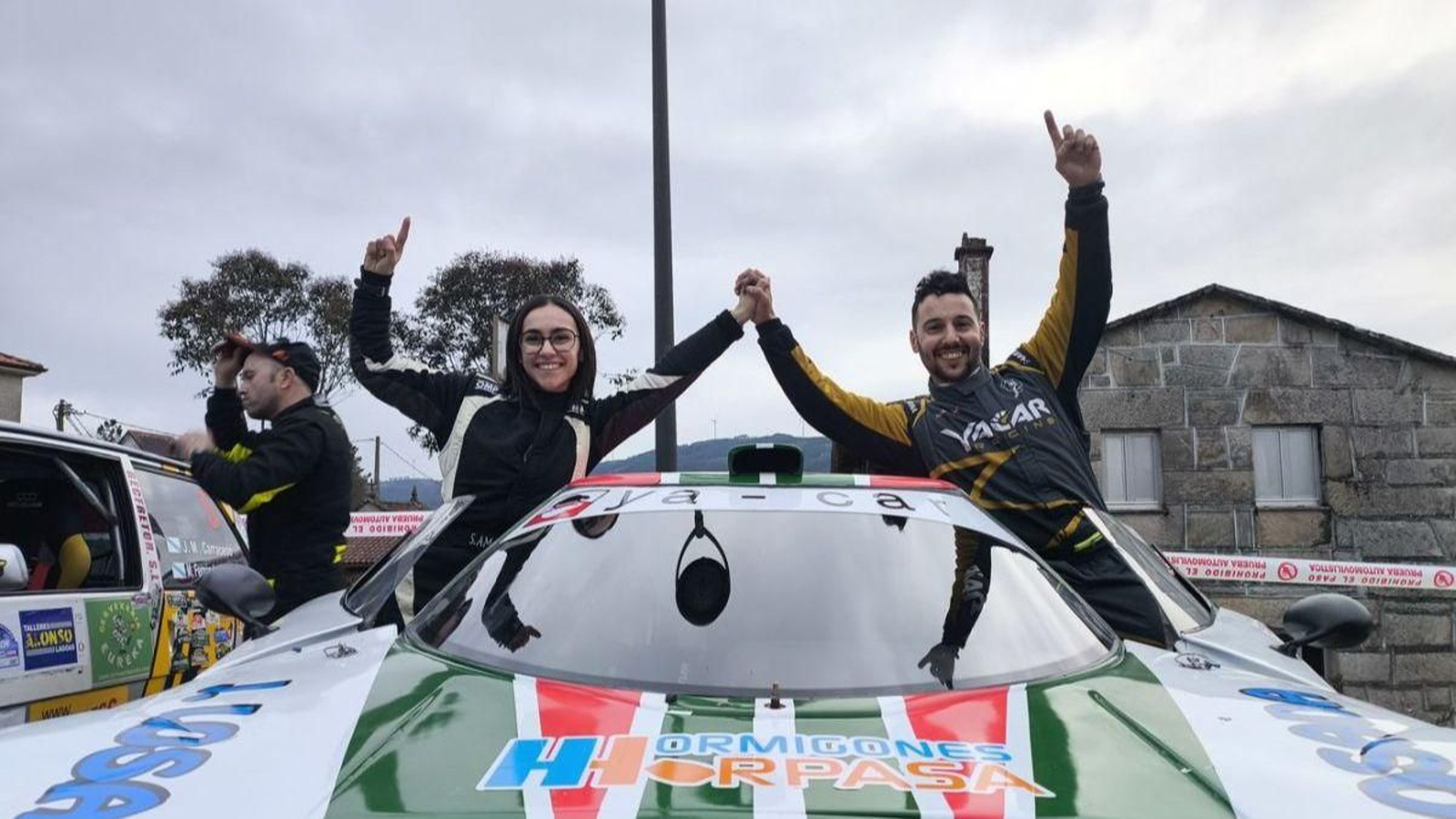 La ourensana Sandra Amaro y el pontevedrés Alfonso “Pisko” Ventín, celebran el triunfo.