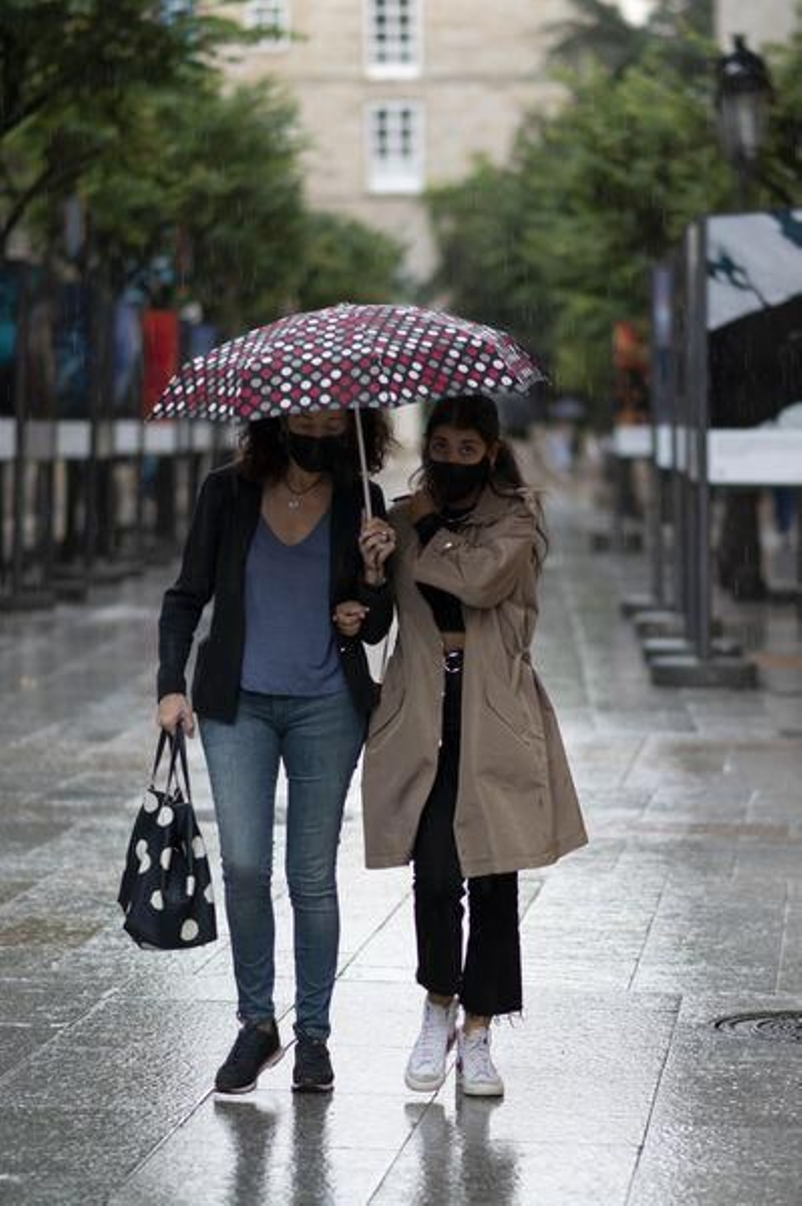Jornada de tormentas en Ourense (MARTIÑO PINAL)