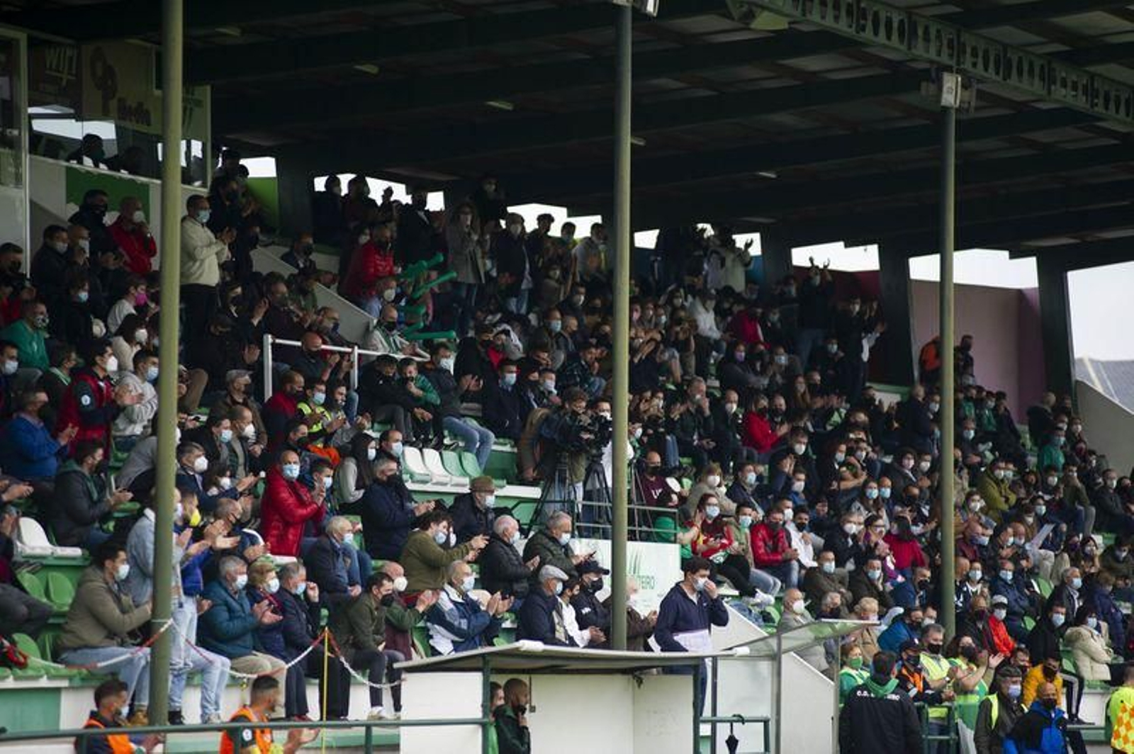El Arenteiro celebra el ascenso a la Segunda Federación (MARTIÑO PINAL).