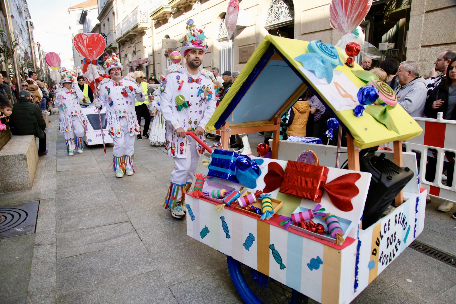 Galería | Celanova reúne 32 comparsas en su Piñata