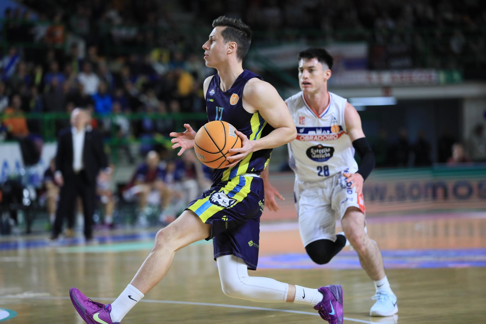 Galería | El Pazo, a reventar para el derbi COB-Obradoiro