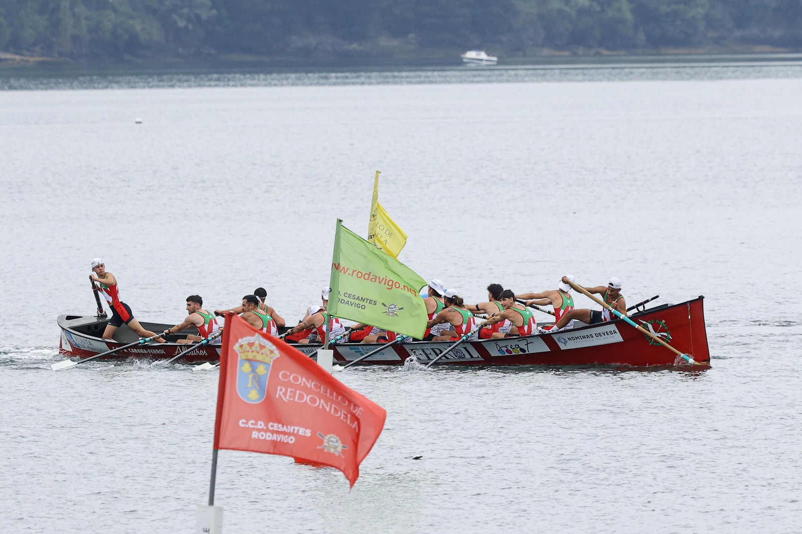 Galería | Emocionante bandera de traineras en Redondela