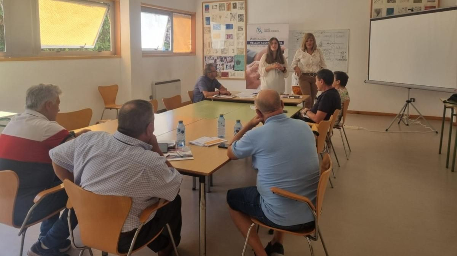 La alcaldesa inauguró el curso en el multiusos de A Xunqueira.