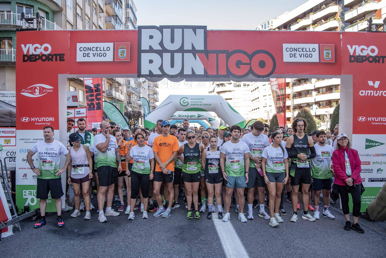 Galería | La Vigo en Marcha contra o Cancro congrega a 3.000 personas en su primera edición