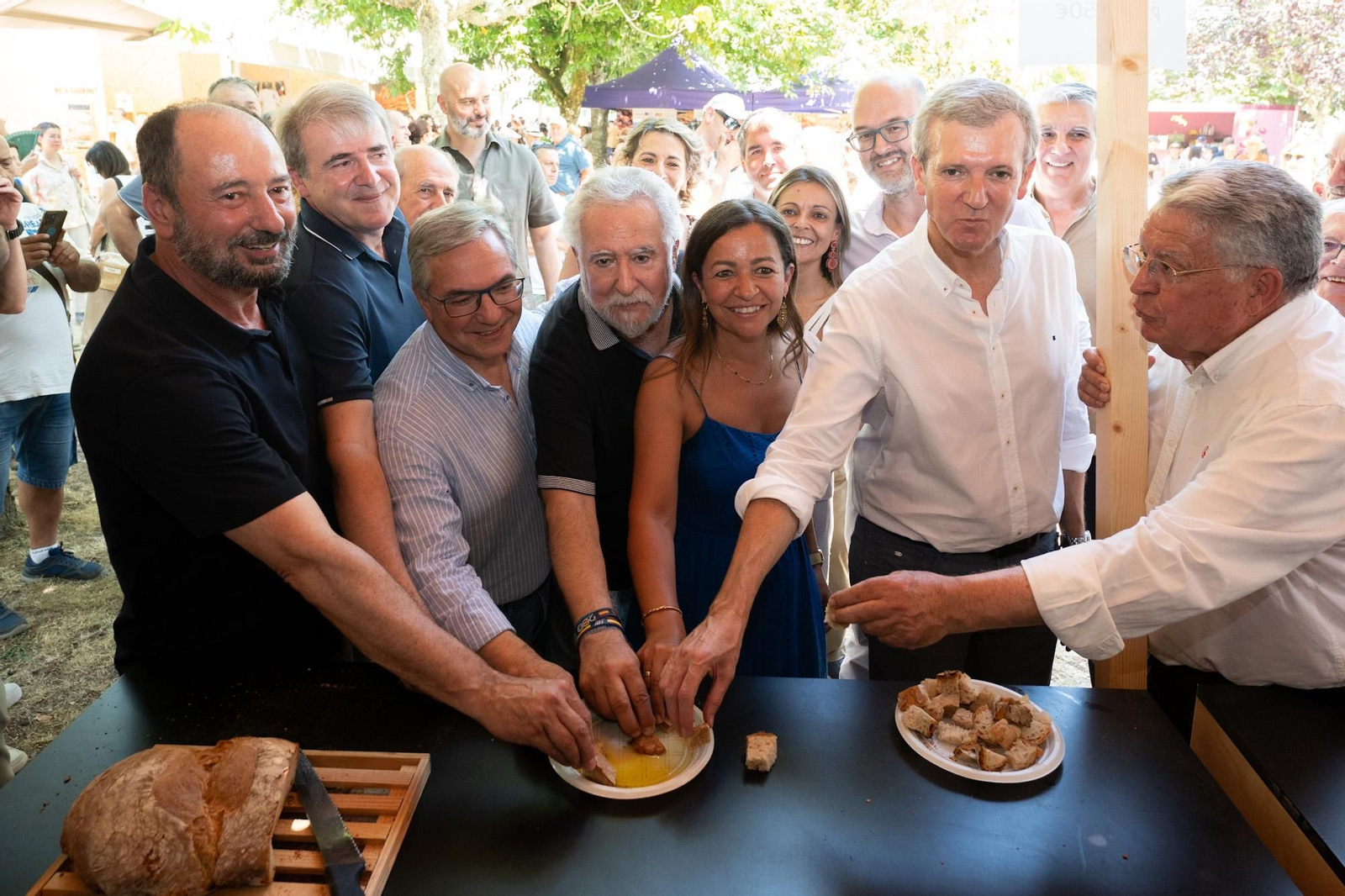 Galería | Cea disfruta de la Festa do Pan de Cea bajo un intenso calor