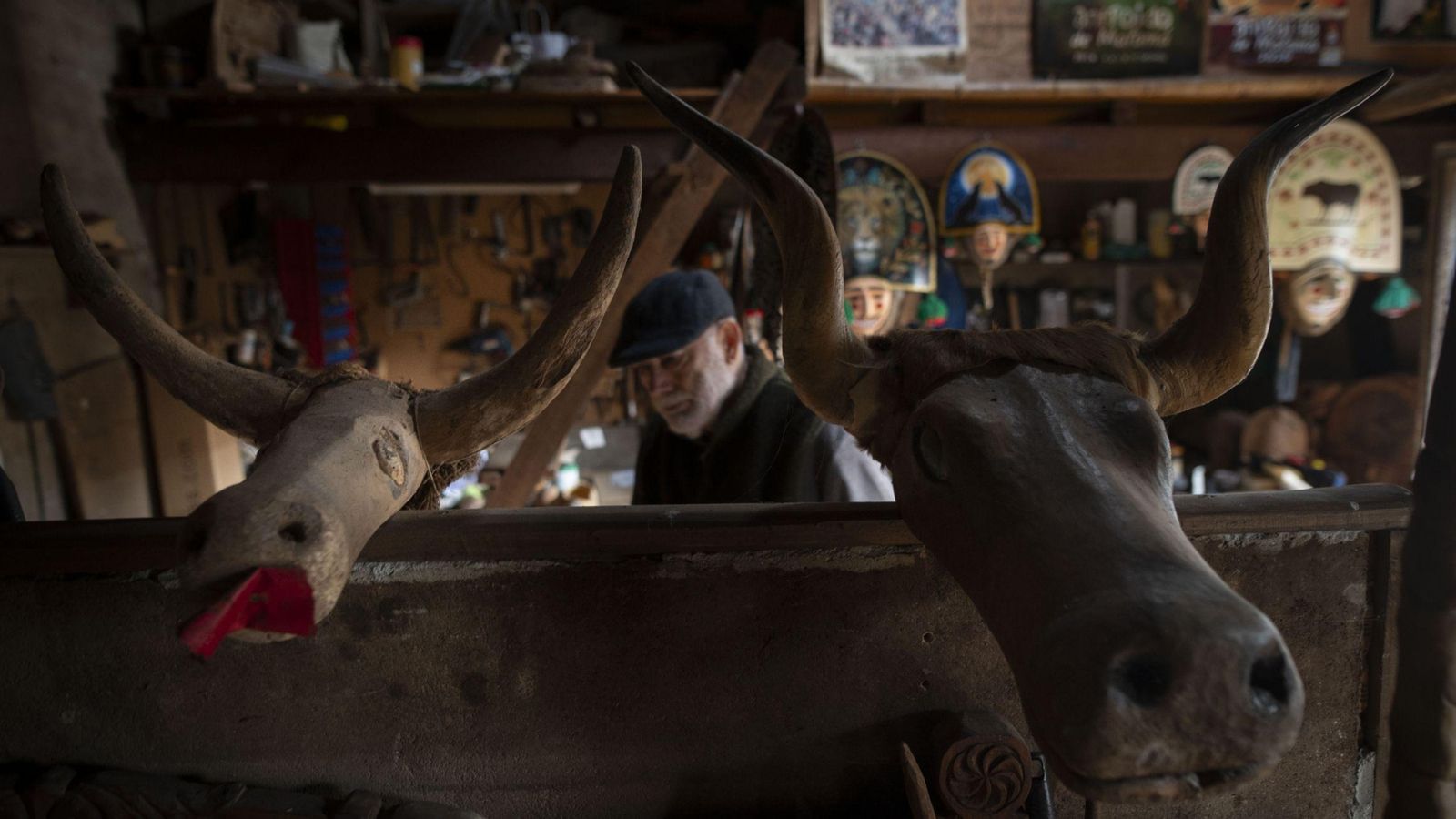 Dúas das Morenas creadas ao longo dos anos para o Antroido de Matamá.