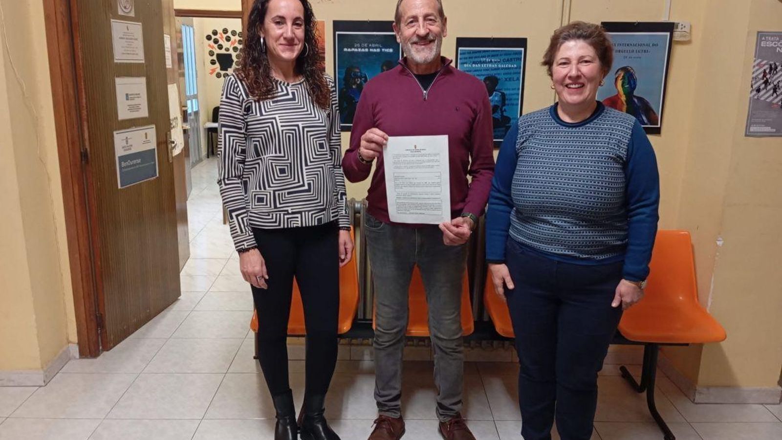 Germán García-Ávila junto a las trabajadoras sociales.