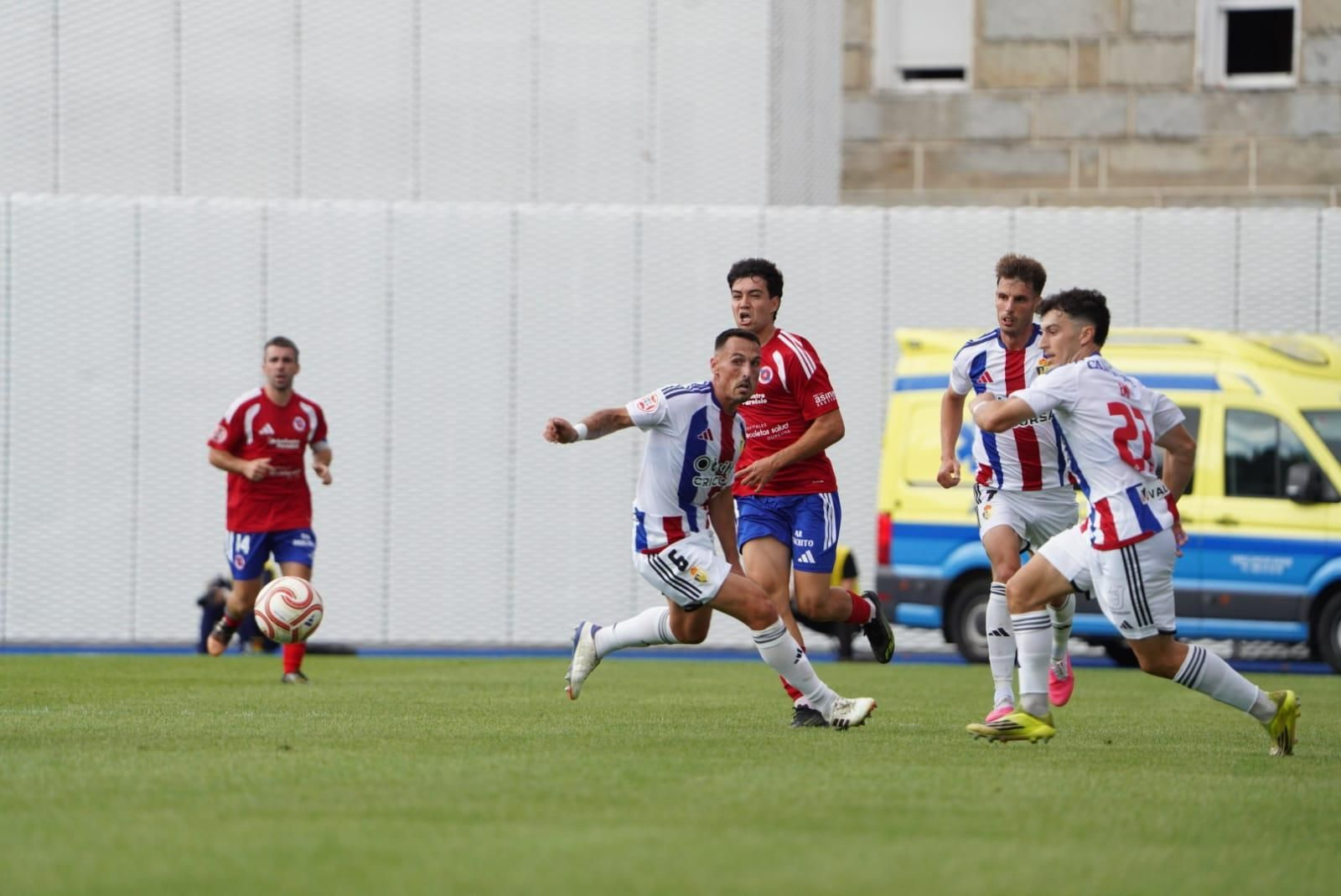 Galería | O Couto disfruta con el estreno de la UD Ourense en Primera Federación, en fotos