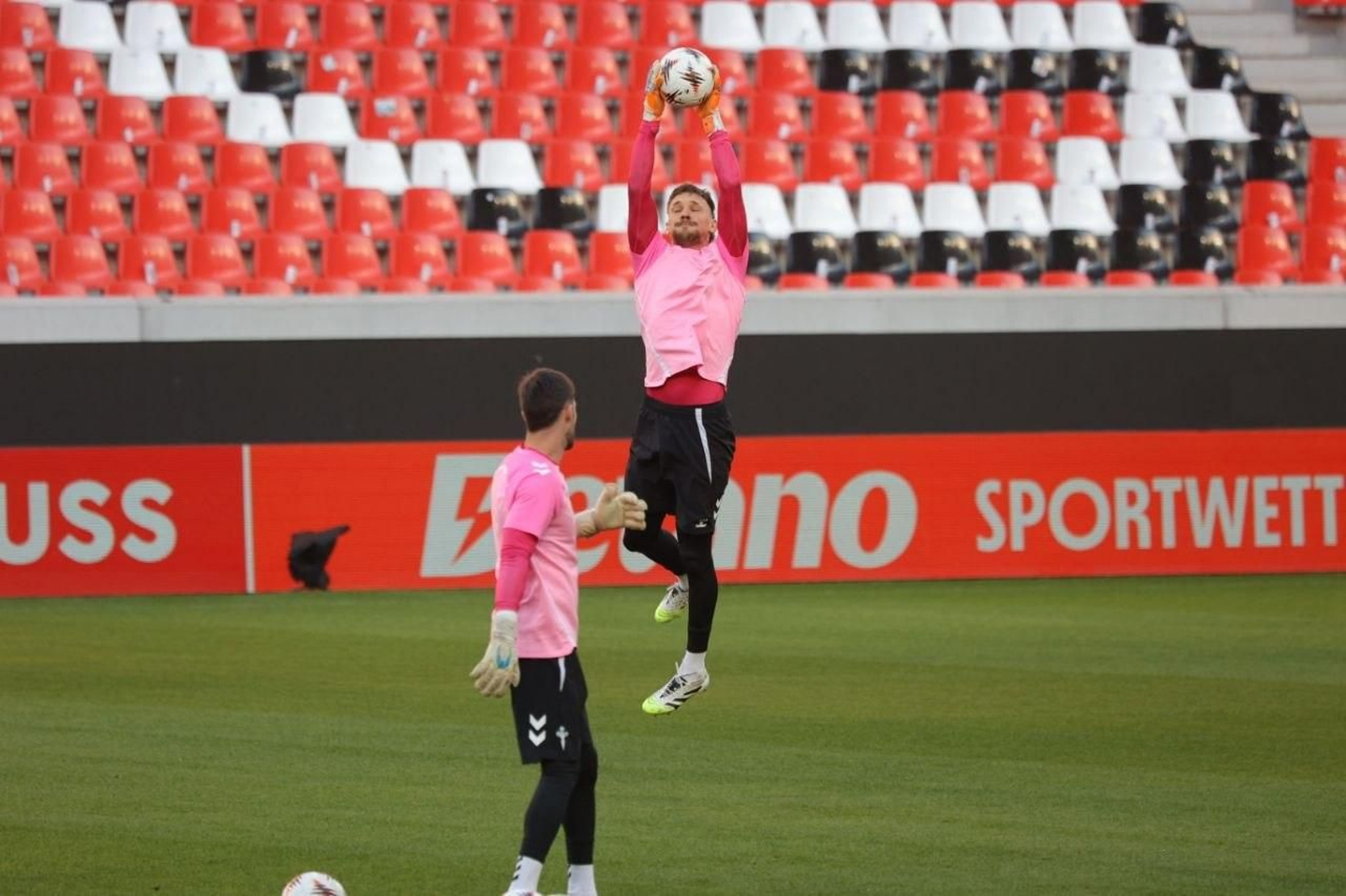 Galería | El Celta vive una intensa jornada en Friburgo antes del encuentro europeo