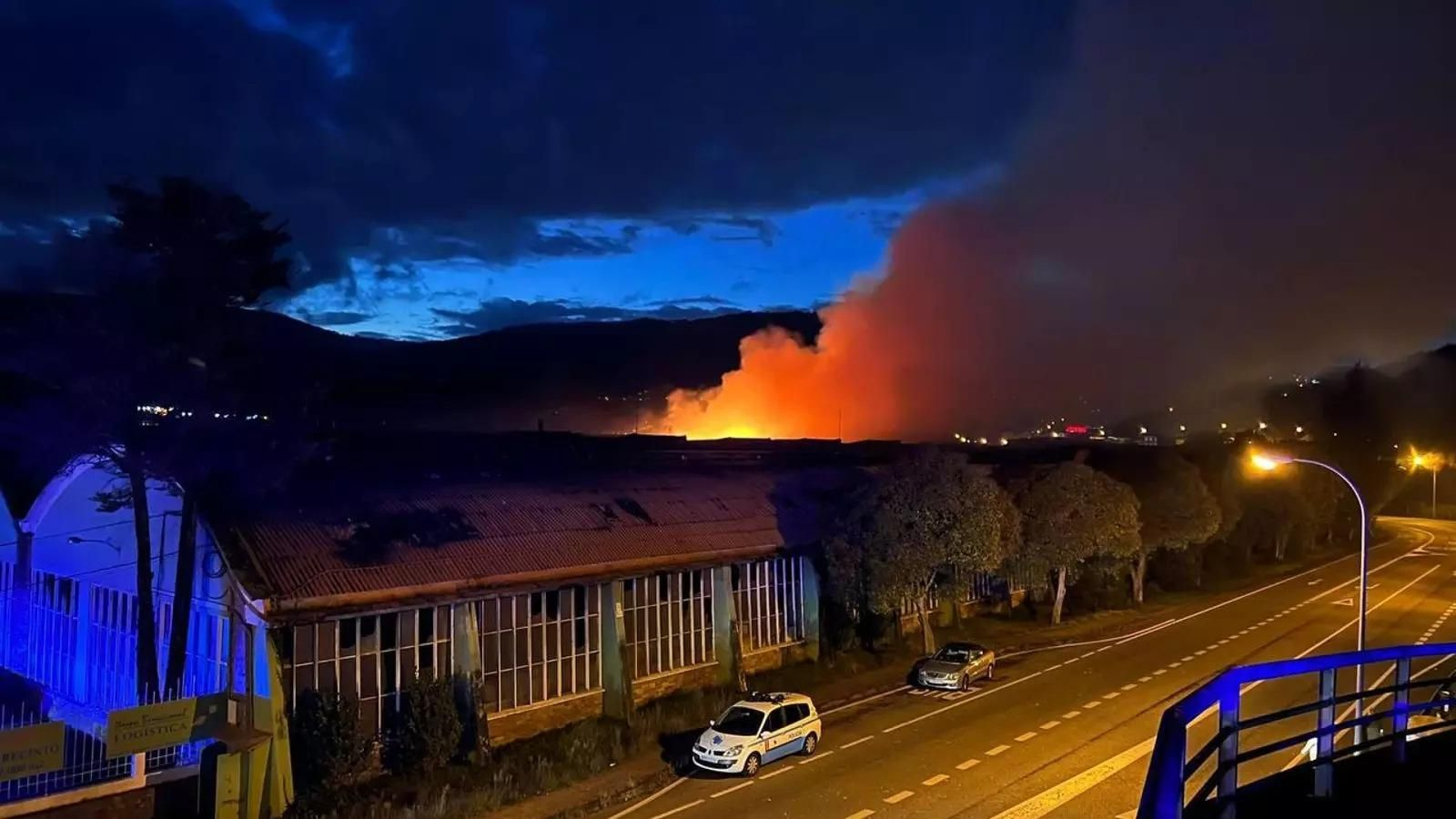 El  incendio en la antigua nave de Pontesa ocurrió en noviembre de 2022