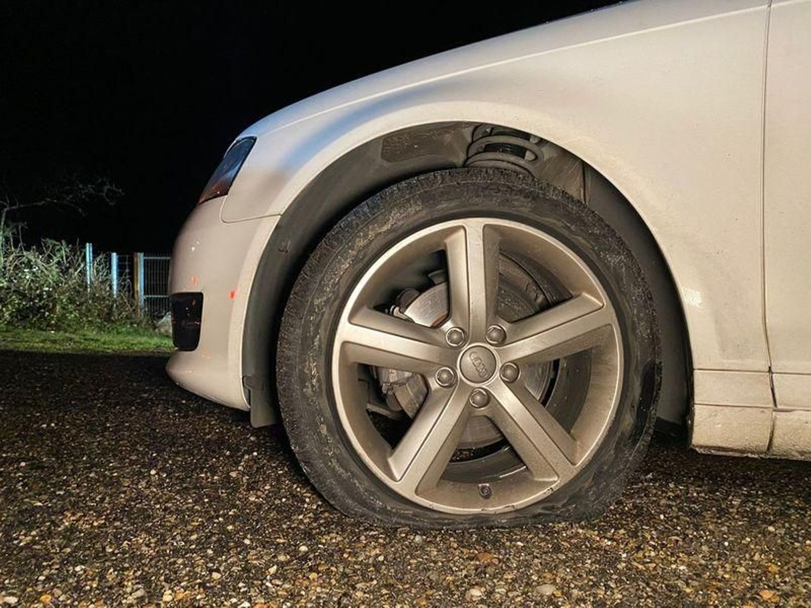 La N-120 destroza a los vehículos // FOTO: ALBERTE