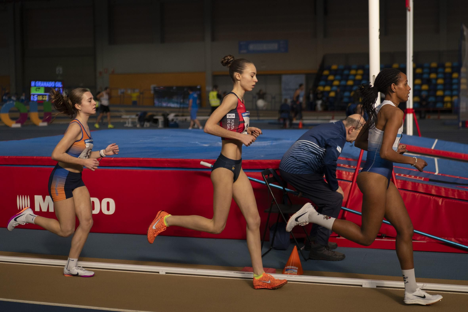 Galería |  El Atletismo Gallego corona a sus primeros campeones de la temporada indoor