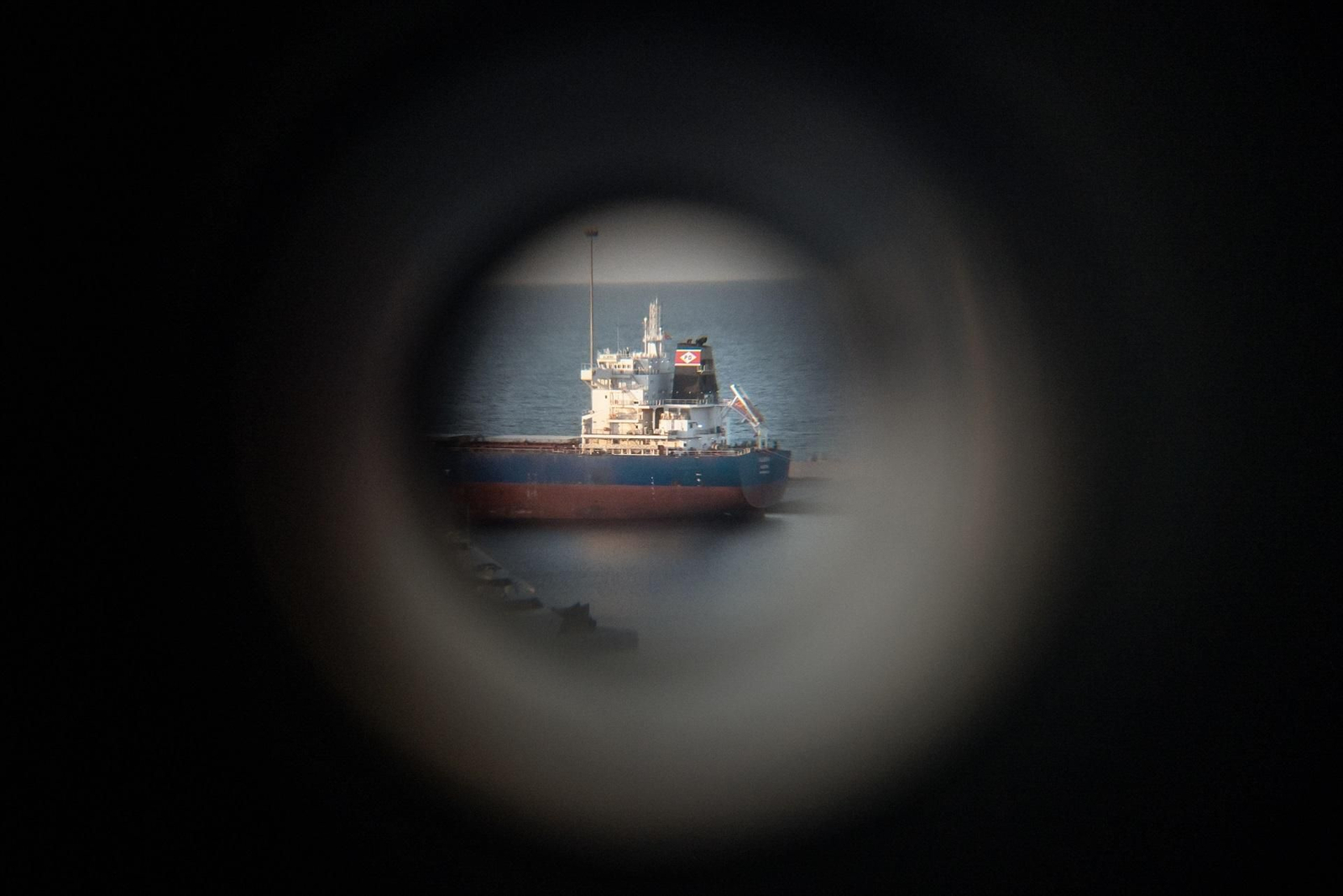 Un petrolero en Omán, cerca del estrecho de Ormuz