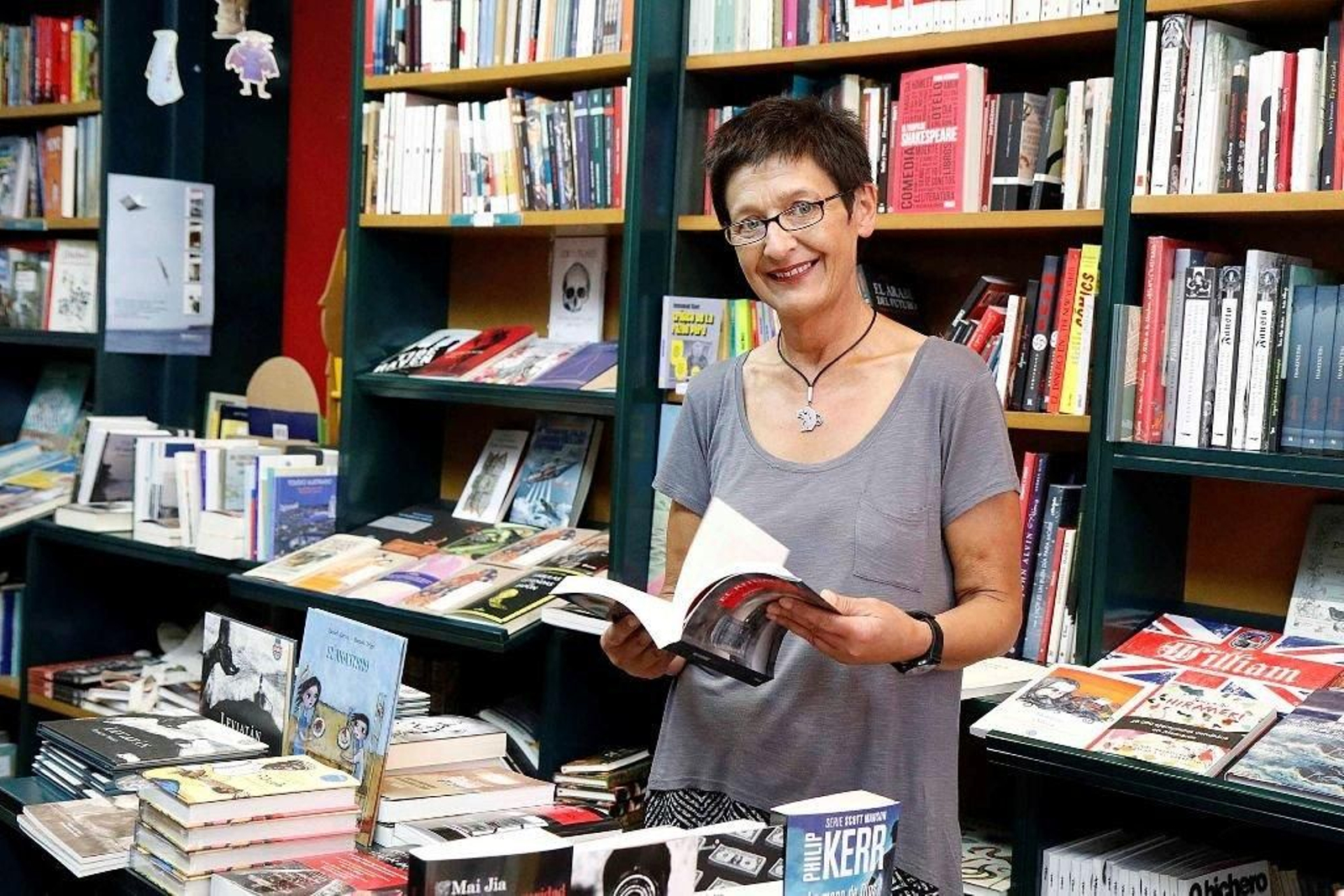 Sabela Martínez, dueña de Versus librería.