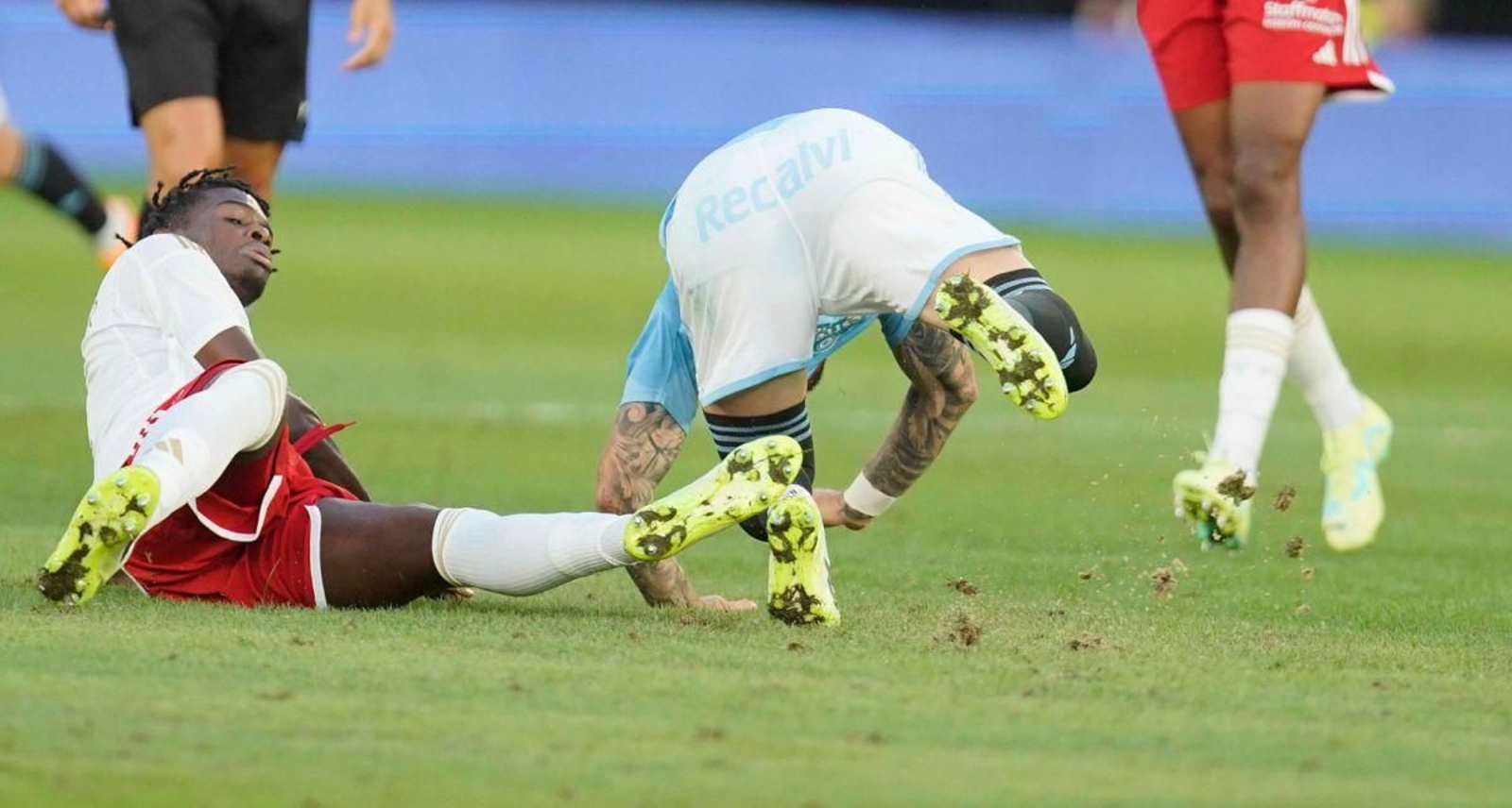 Con la imágenes en plano corto, se ve que el tapete se pegaba más de lo habitual a los tacos.