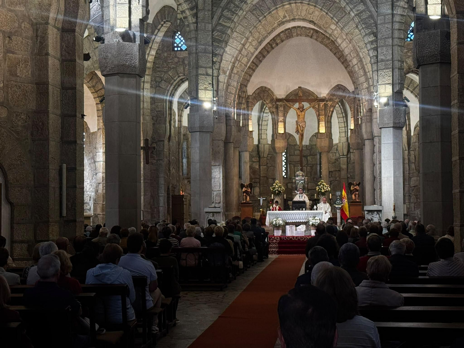 La Guardia Civil de Carballiño acudió a misa para celebrar a su patrona.