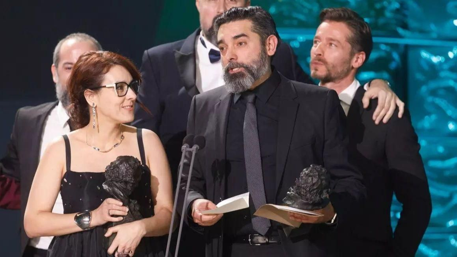 Lorena Ares y Carlos Fernández recogen el Goya por “Cafuné”.