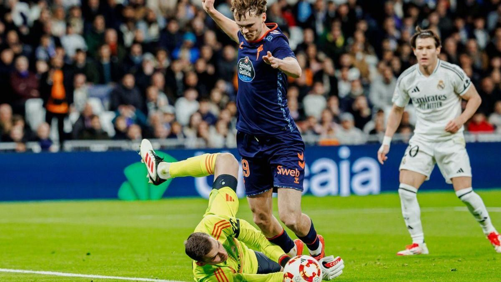 El penalti cometido por Lunin sobre Swedberg que no fue señalado y marcó el duelo copero el pasado enero en el Bernabéu.