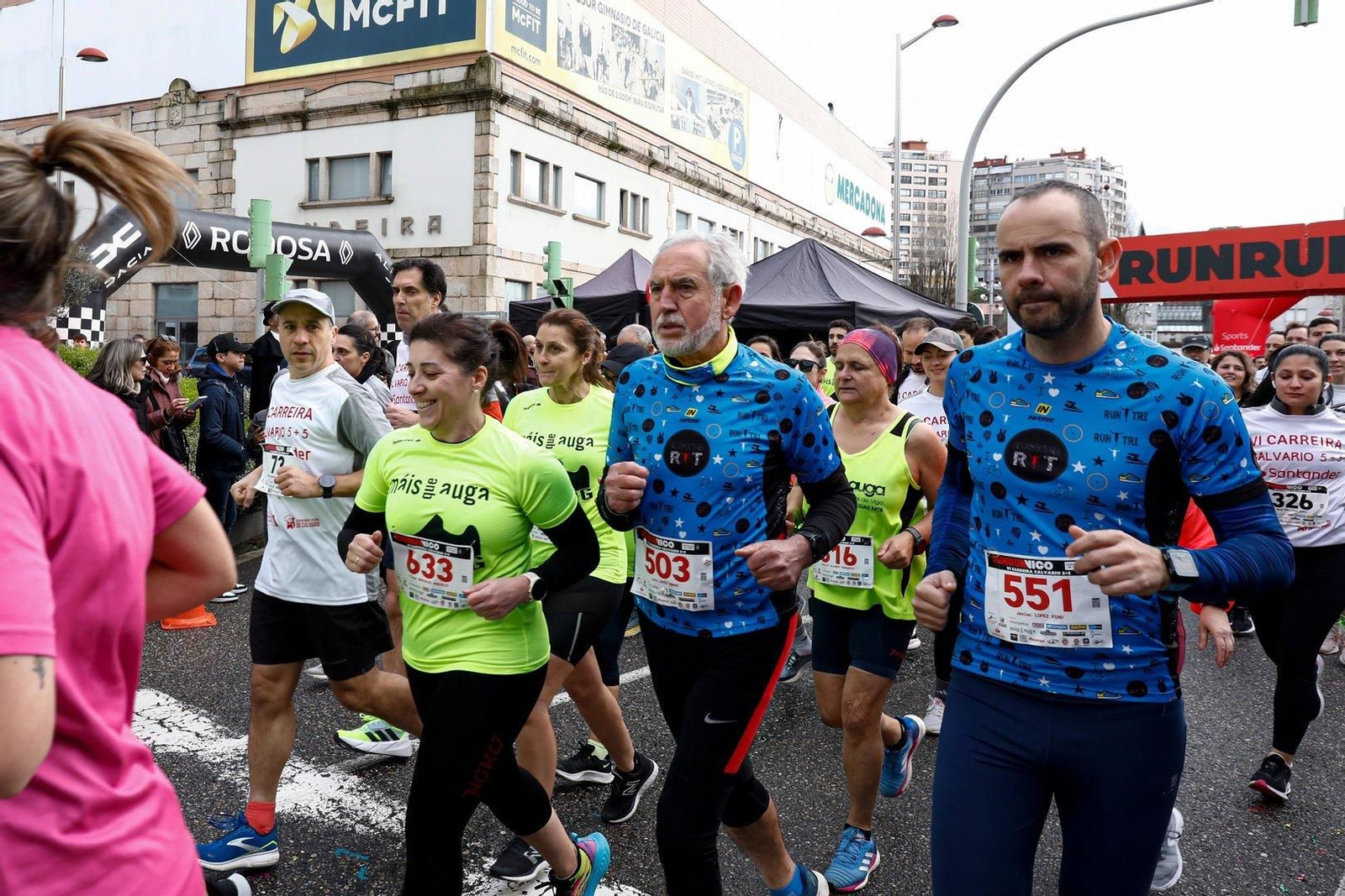 Salida de la carrera Calvario 5+5 desde Jenaro de la Fuente.