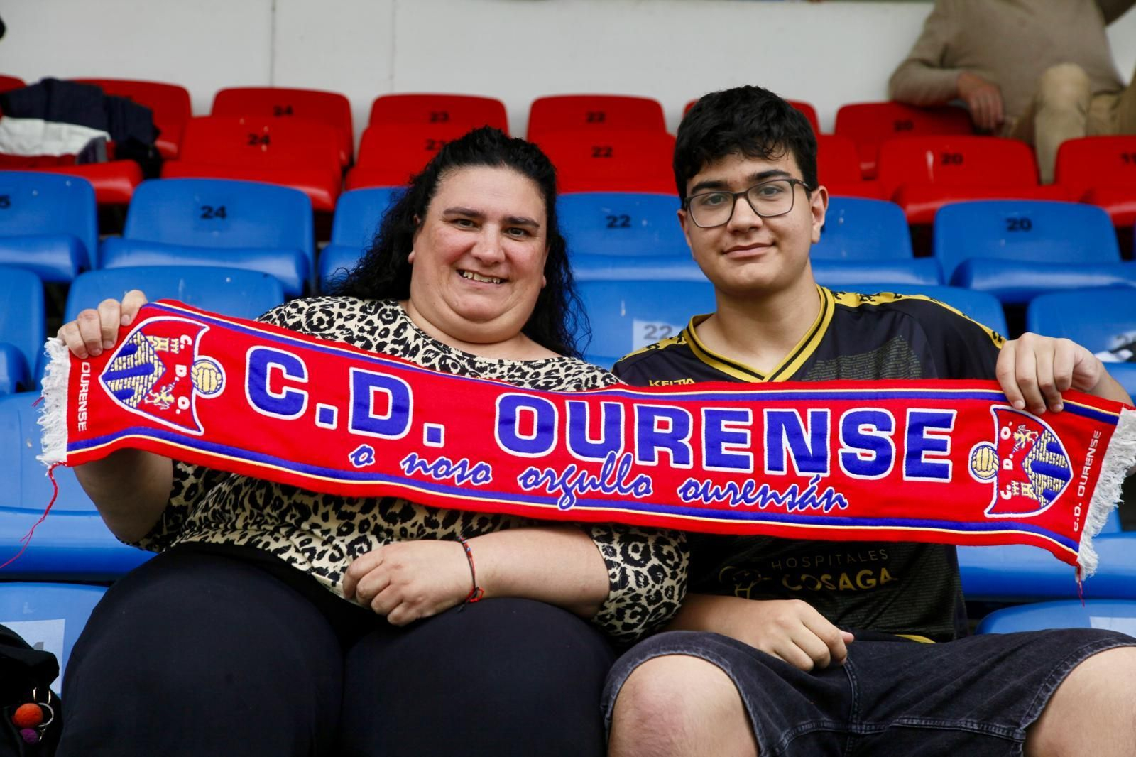 Galería | El Estadio de O Couto vibra con un partido para la historia de la UD Ourense