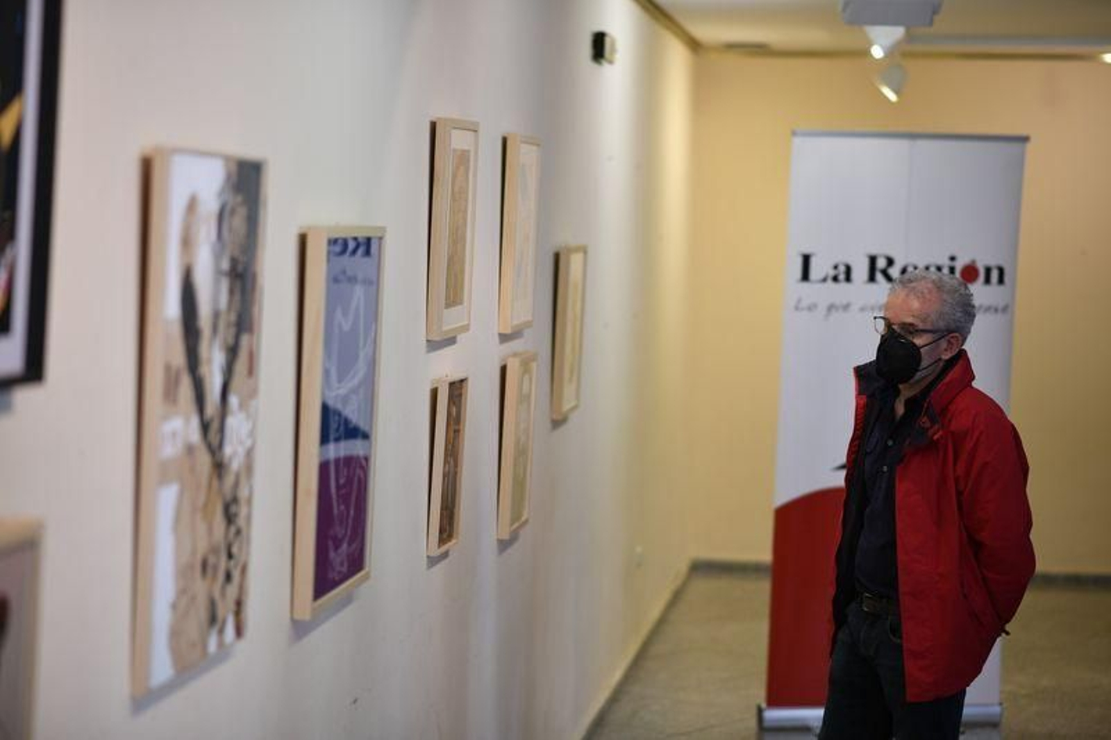 A Casa da Cultura de Xinzo acolle a exposición "Os rostros de Nós" // Foto: Xesús Fariñas