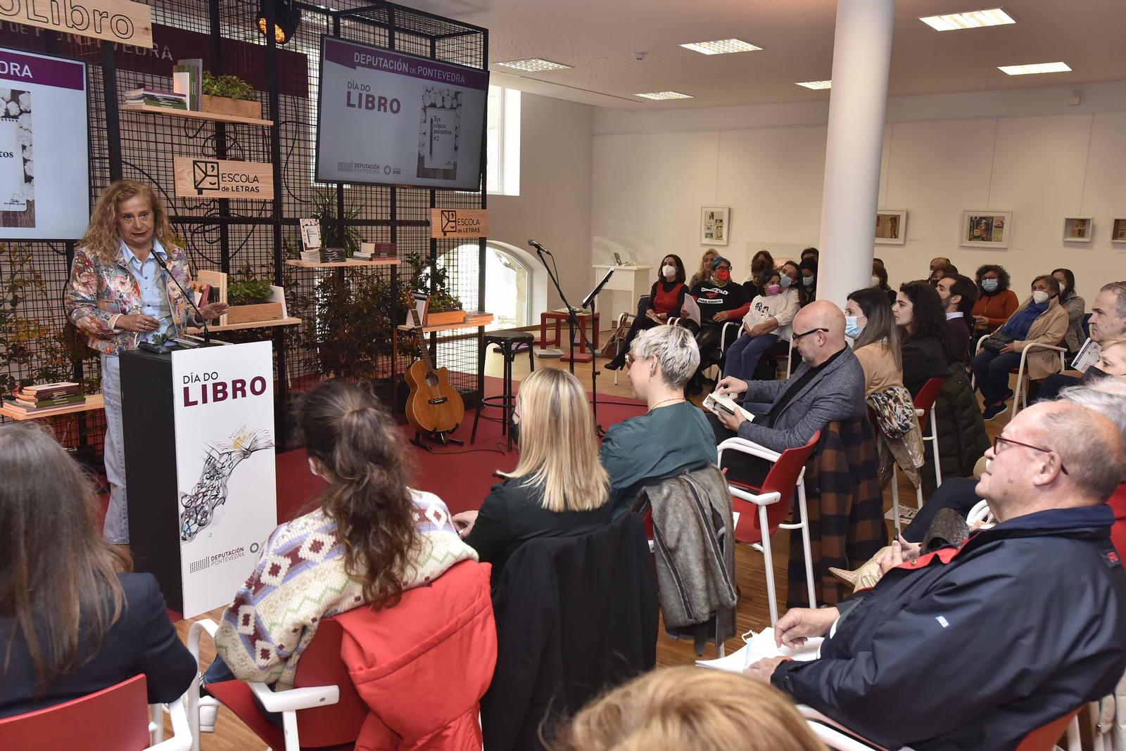 Día Internacional del Libro en la sala Rosalía