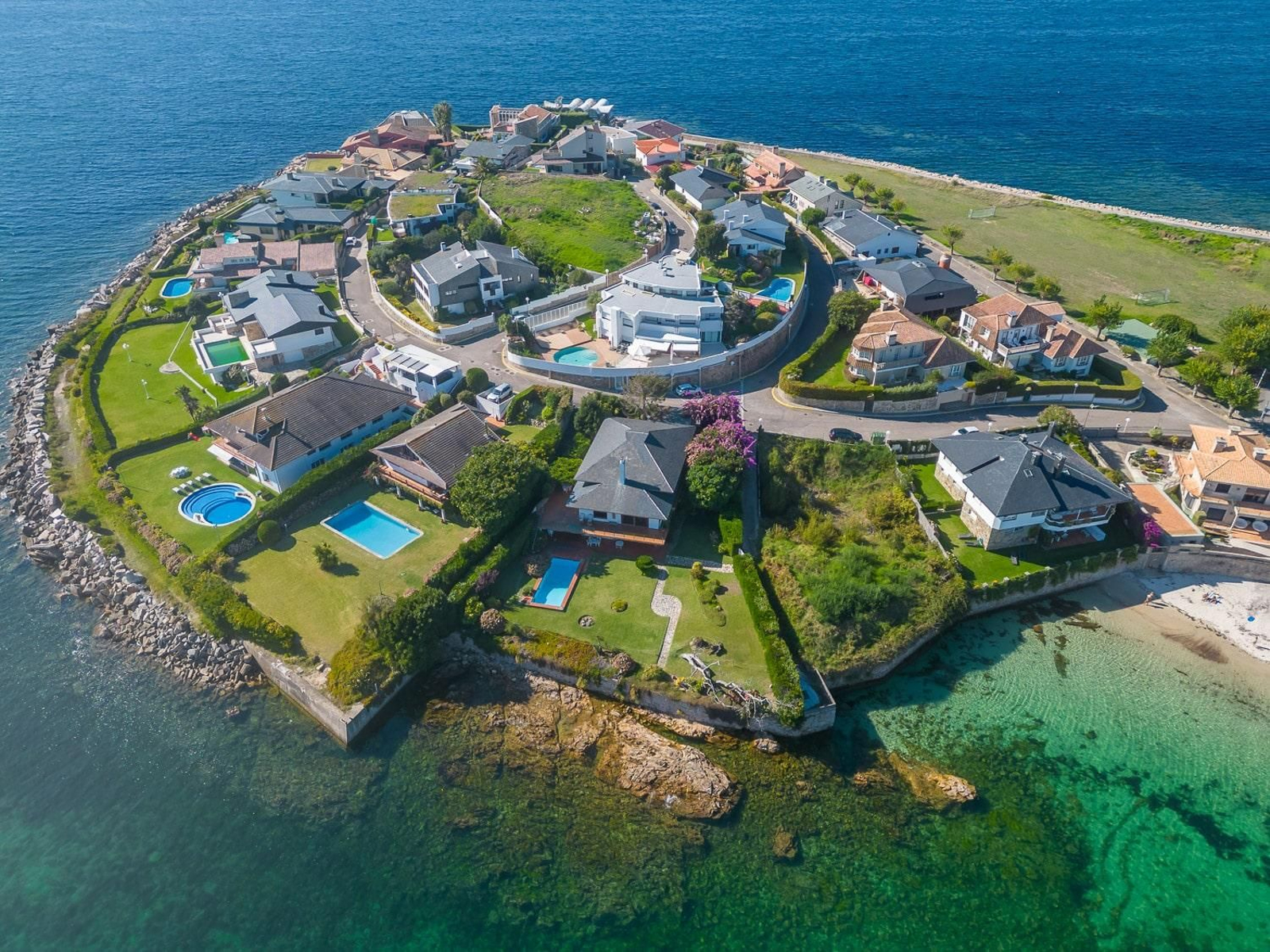 Interior de isla Toralla, la zona más exclusiva de Vigo.