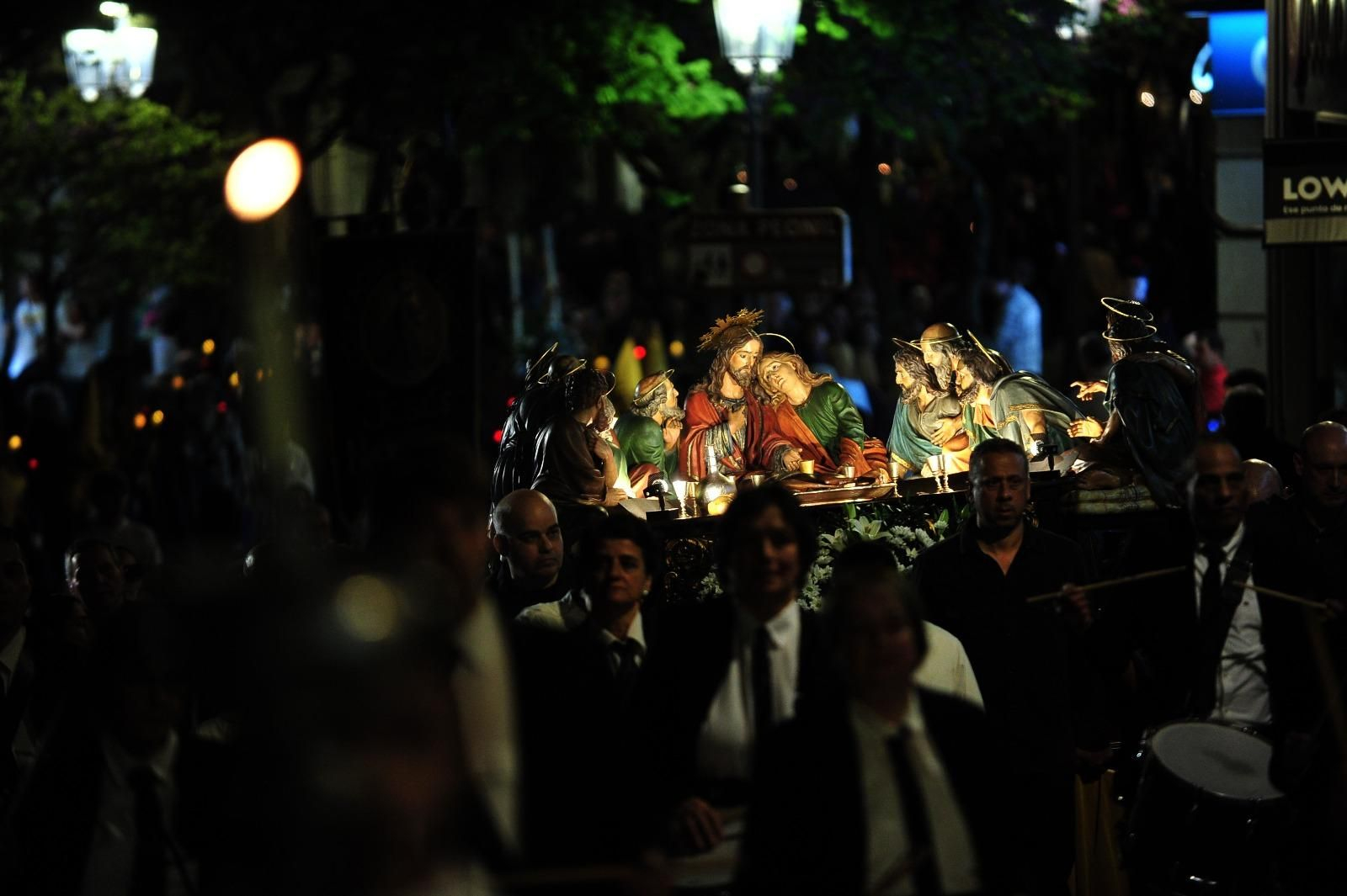 La Procesión del Santo Entierro partiendo de la Catedral de Ourense.