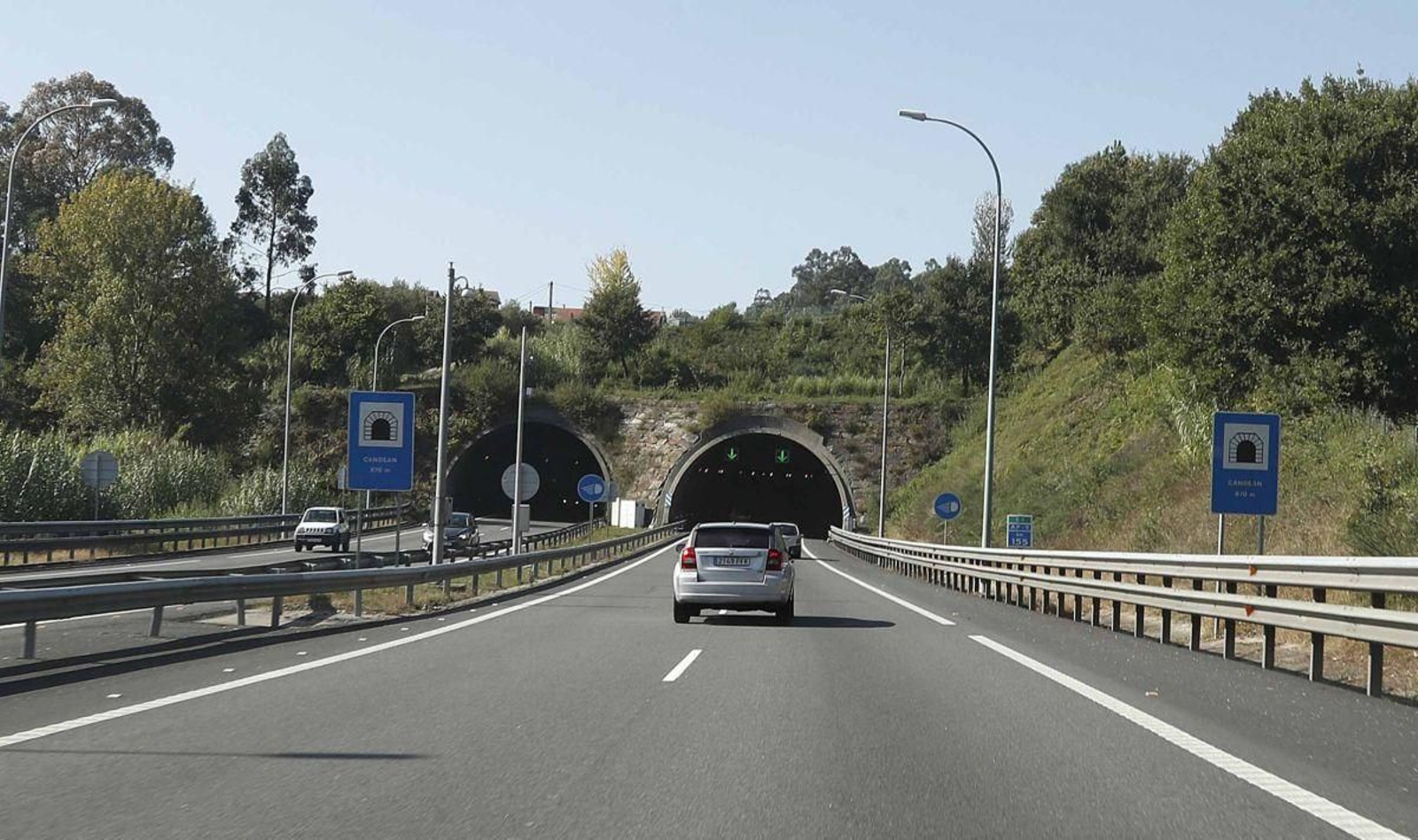 El túnel de la autopista del Atlántico en Candeán, en el tramo entre Peinador y Teis, una de las zonas con mayor tráfico.