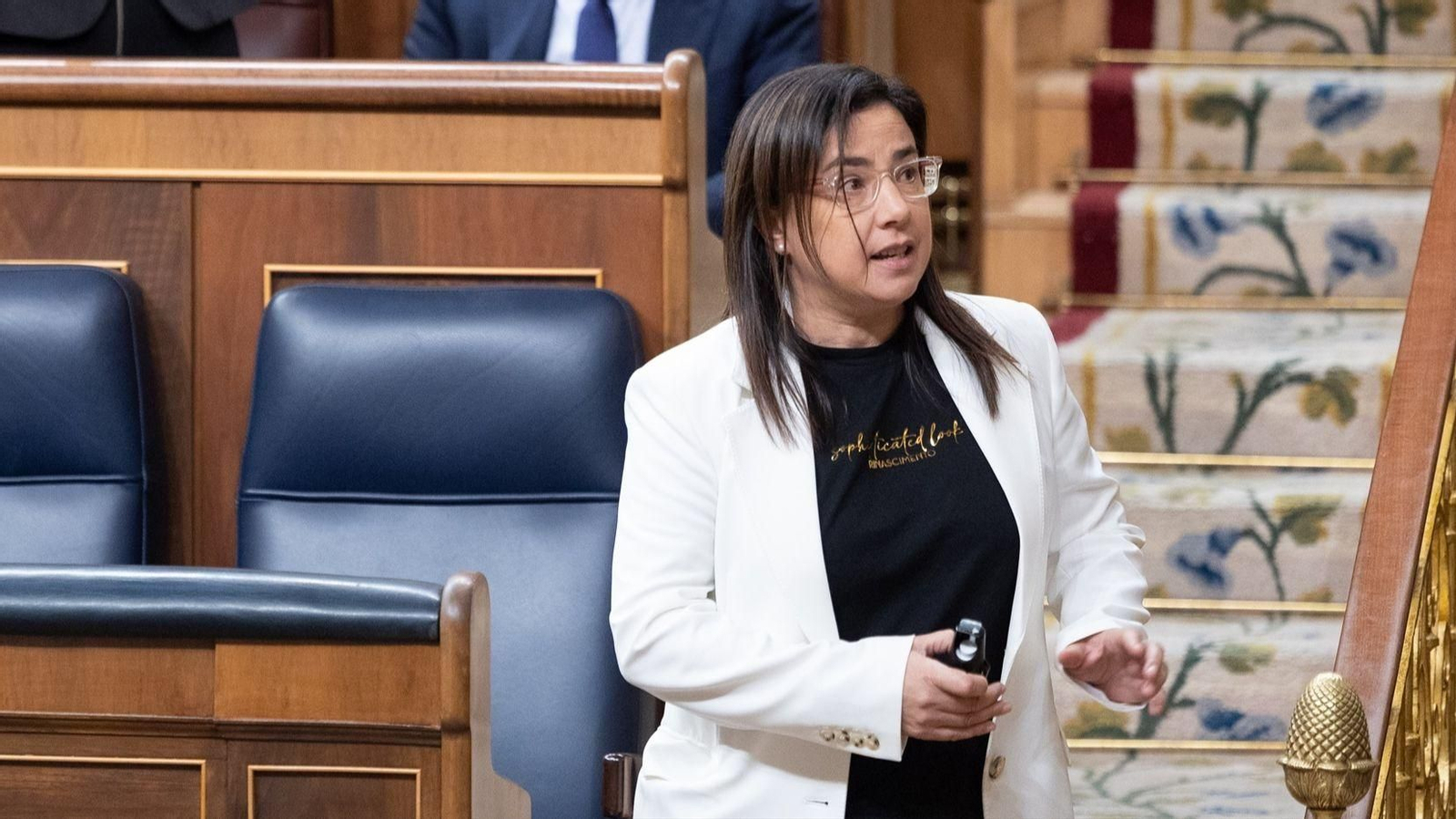 La diputada del PP, Ana Vázquez, tras ser expulsada por llevar un bote de gas pimienta en el Congreso de los Diputados.