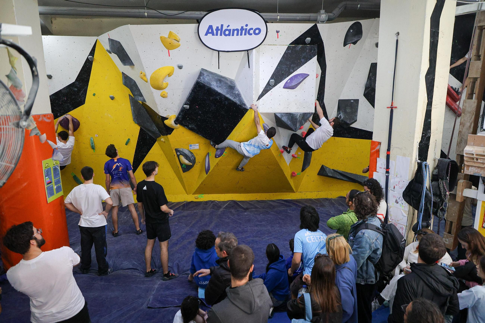 Galería | Unas 60 personas participan el Open de Escalada Búlder de +Deporte Atlántico