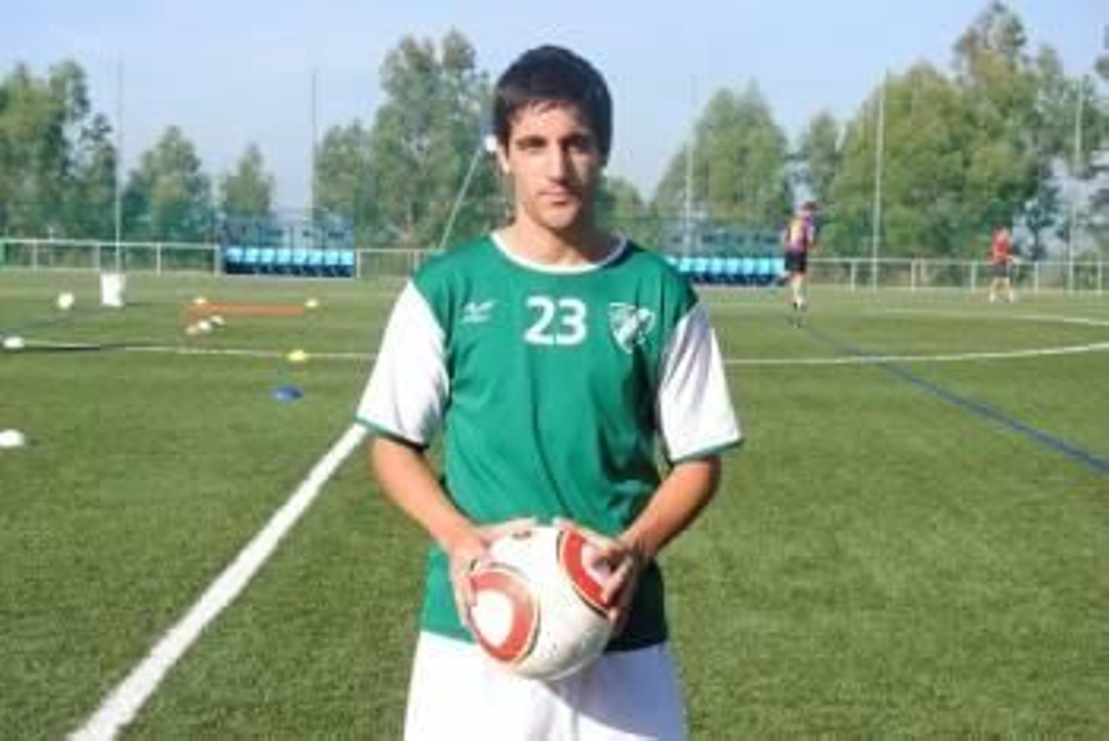 Jesus Sanchez con la camiseta del Coruxo