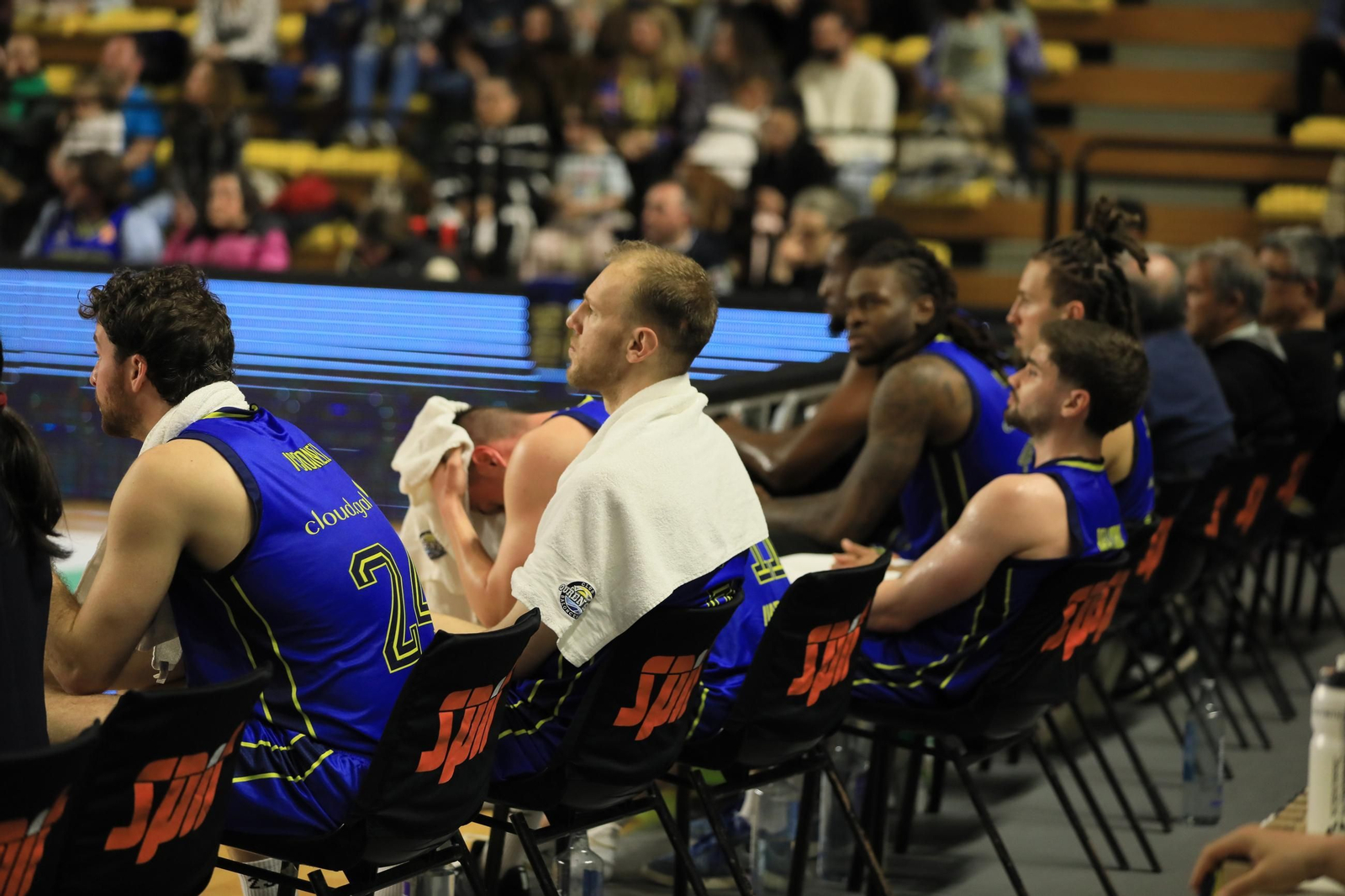 Galería | El Pazo responde al llamado del COB pese a la derrota