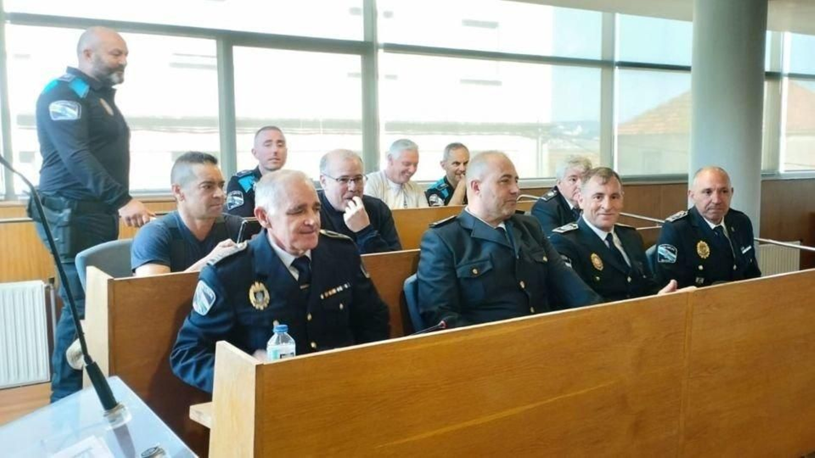 El jefe y agentes de Cangas en el acto del Día de la Policía.