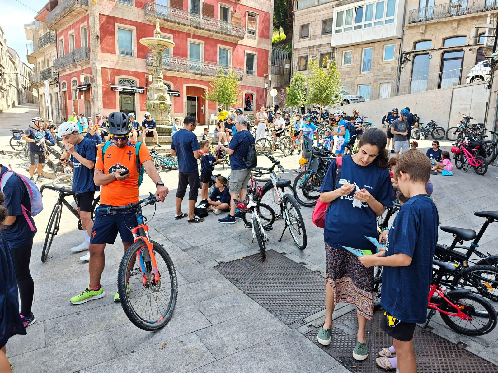 Galería | El ciclismo toma Vigo con la primera edición del Día de la Bici de Atlántico