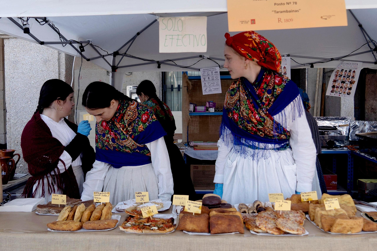 Galería | El Casco Vello de Vigo se llena de vida el sábado por la Reconquista